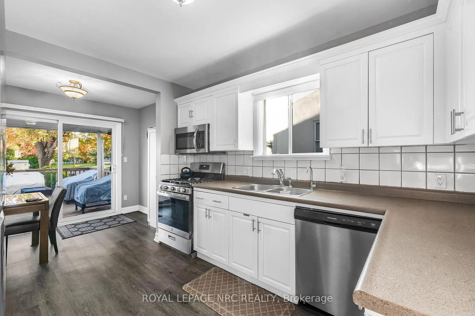 Photo 9 of 20 Helen Street, Port Colborne, Main Street — HOMEH