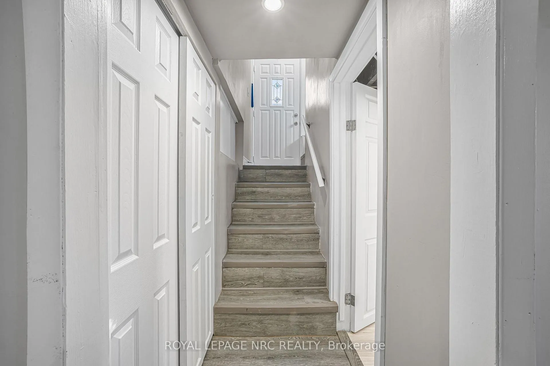 Photo 19 of 20 Helen Street, Port Colborne, Main Street — HOMEH