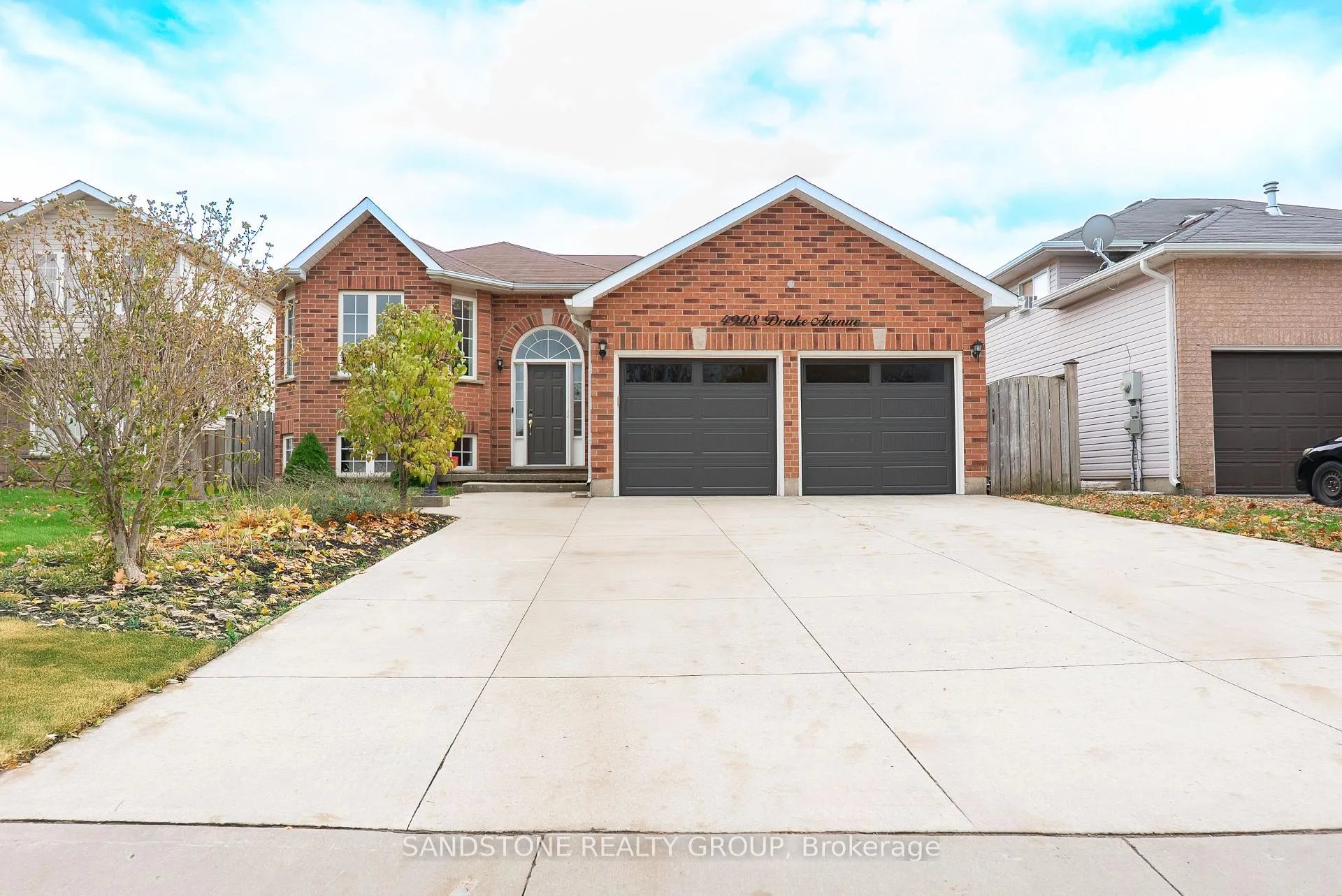 Photo 2 of 4908 Drake Avenue, Lincoln, Beamsville — HOMEH