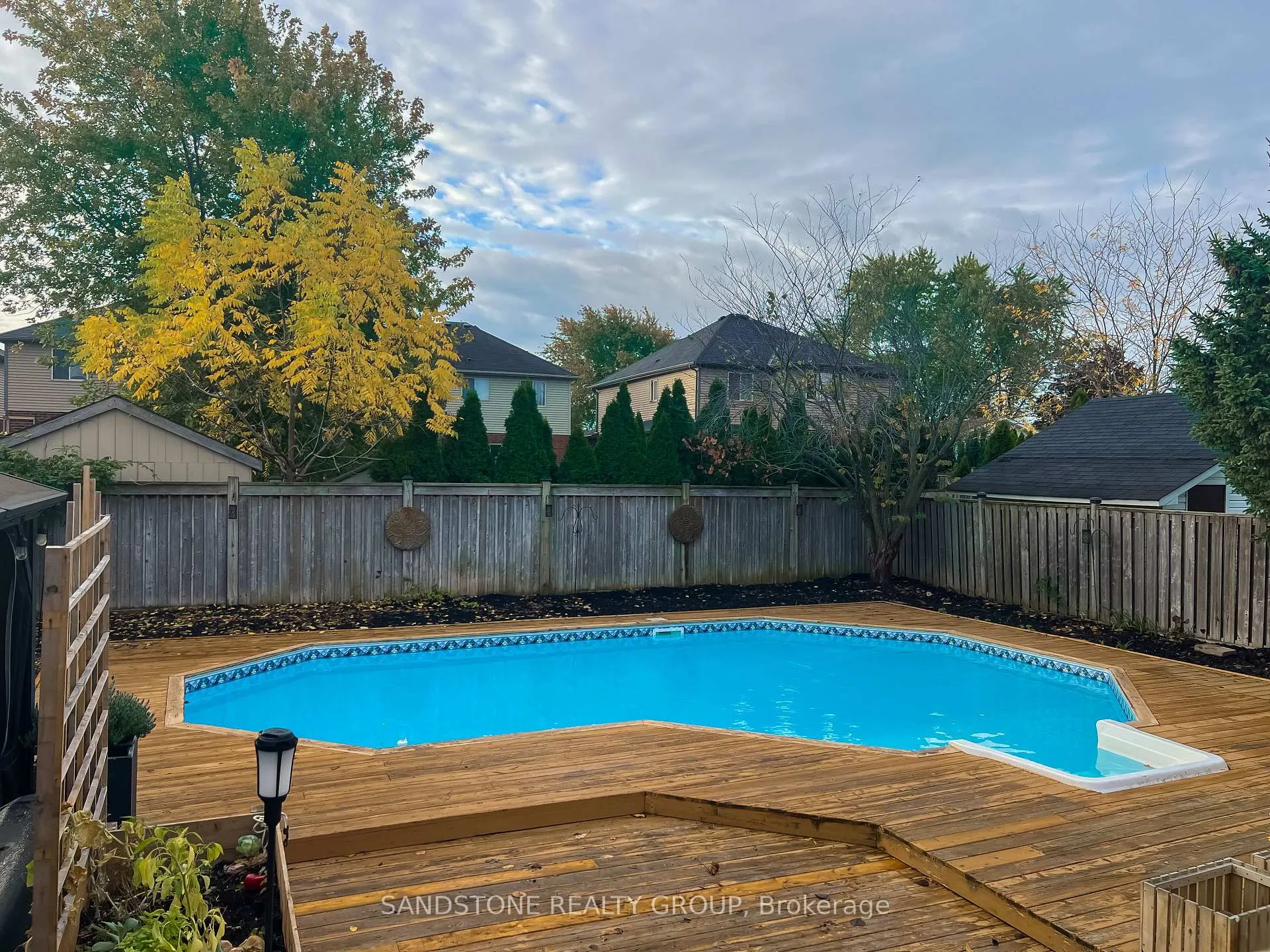 Photo 5 of 4908 Drake Avenue, Lincoln, Beamsville — HOMEH