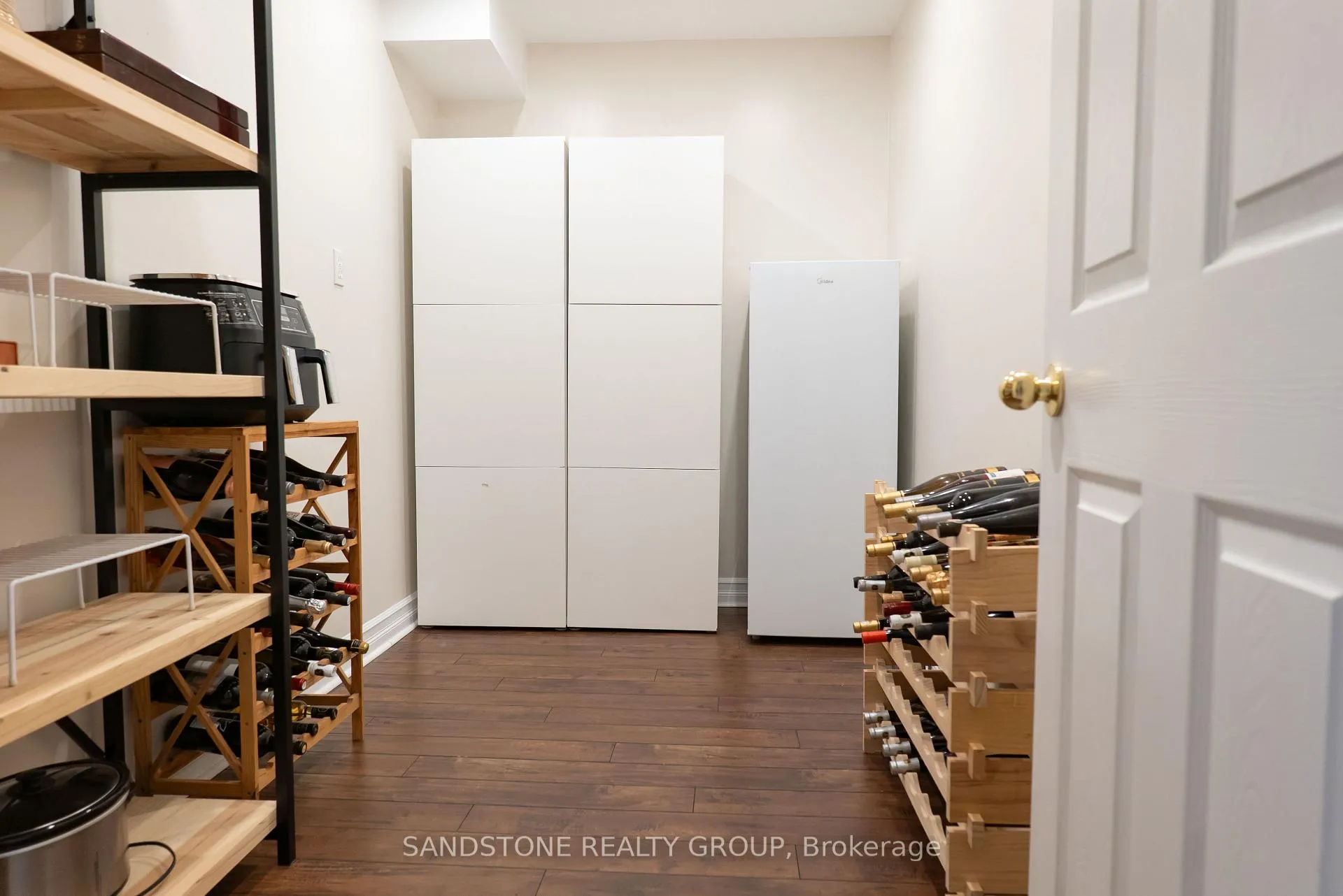 Photo 31 of 4908 Drake Avenue, Lincoln, Beamsville — HOMEH