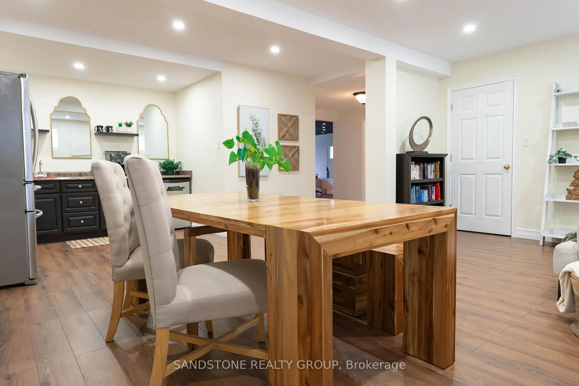 Photo 36 of 4908 Drake Avenue, Lincoln, Beamsville — HOMEH