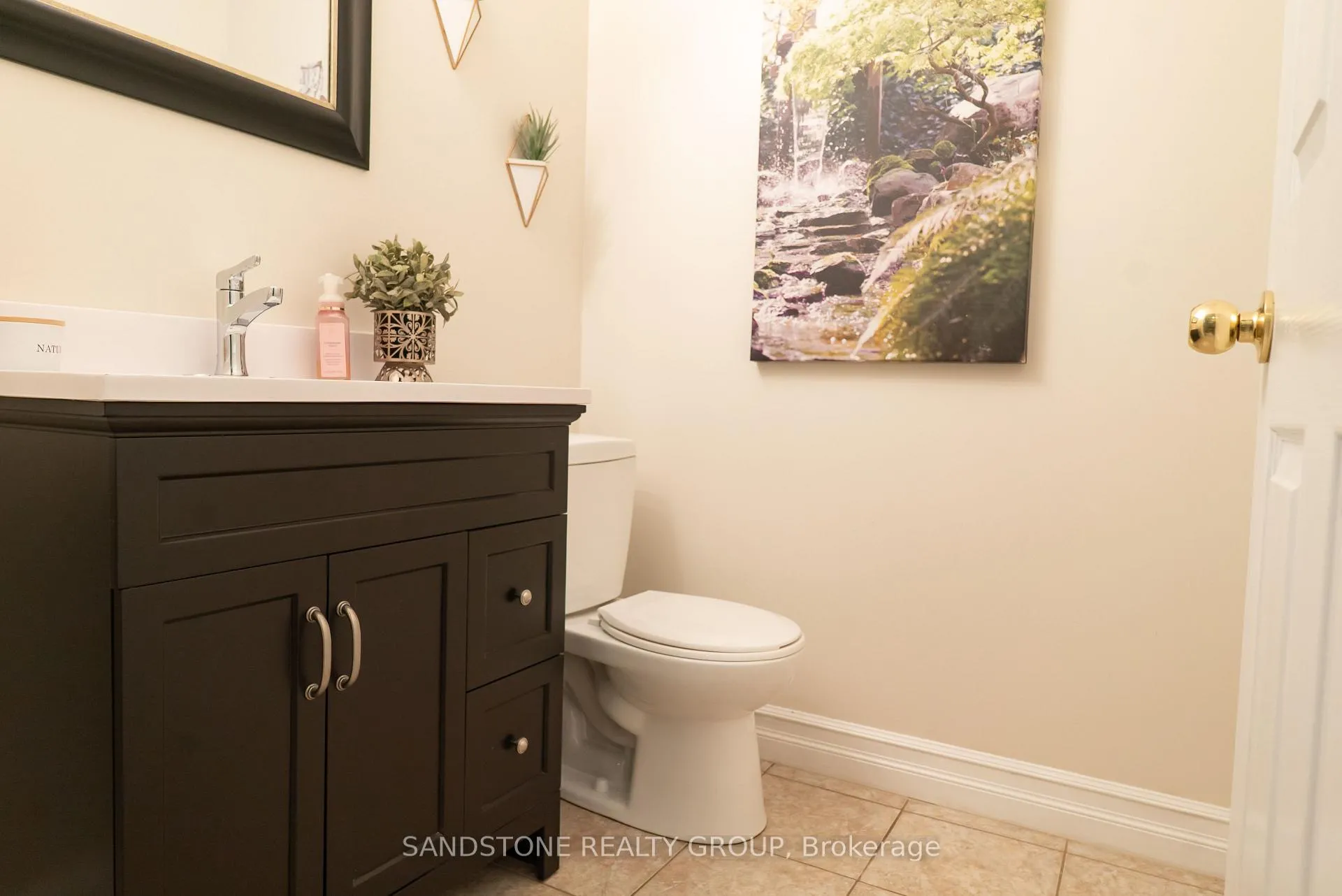 Photo 38 of 4908 Drake Avenue, Lincoln, Beamsville — HOMEH