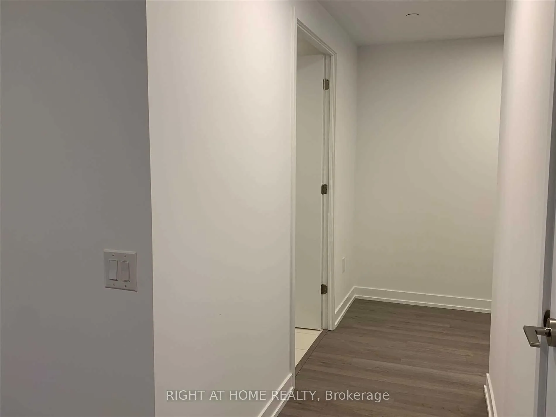 Photo 7 of Unit 1701, 39 Roehampton Avenue, Toronto, Mount Pleasant West — HOMEH