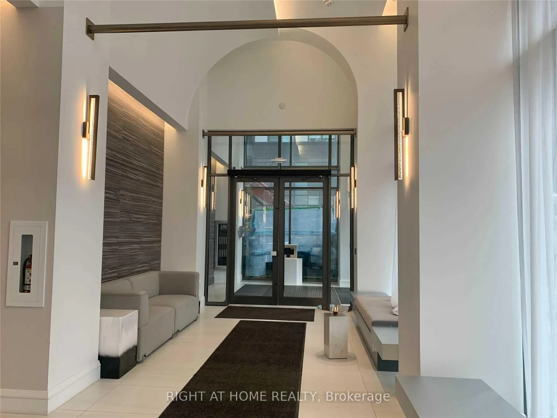 Photo 16 of Unit 1701, 39 Roehampton Avenue, Toronto, Mount Pleasant West — HOMEH