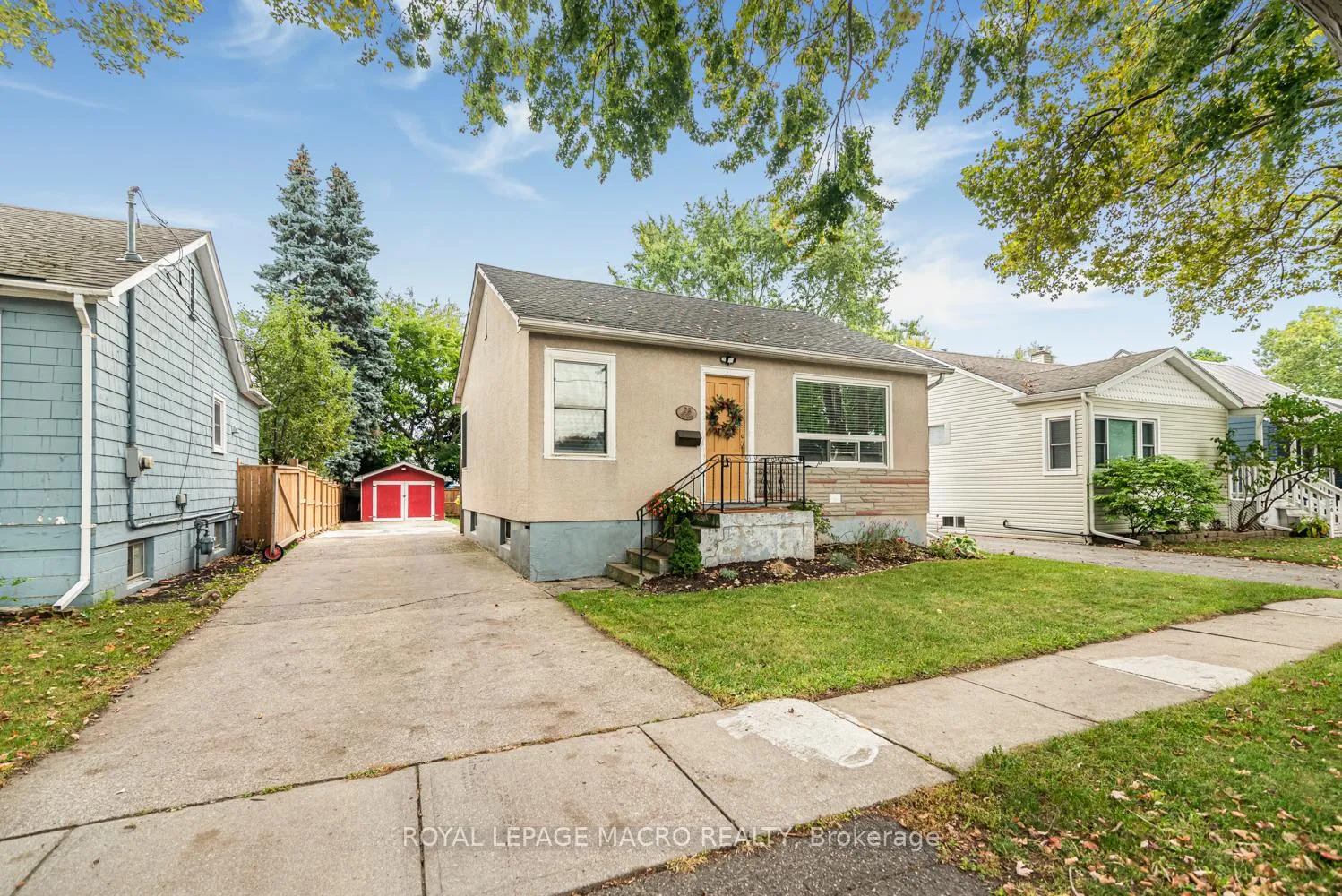 Photo 3 of 28 Longfellow Avenue, St. Catharines, Haig — HOMEH