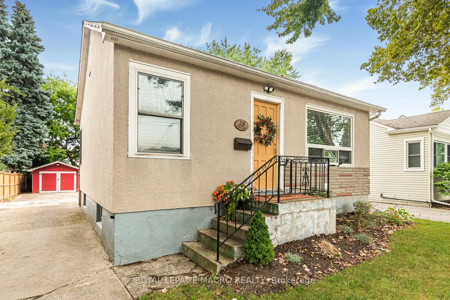 Photo 4 of 28 Longfellow Avenue, St. Catharines, Haig — HOMEH