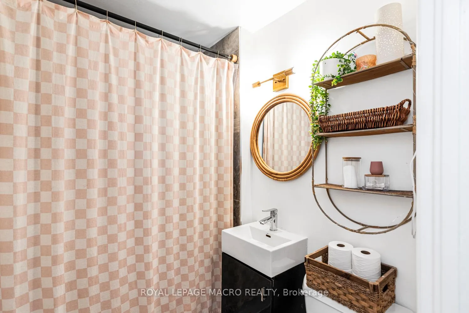 Photo 20 of 28 Longfellow Avenue, St. Catharines, Haig — HOMEH