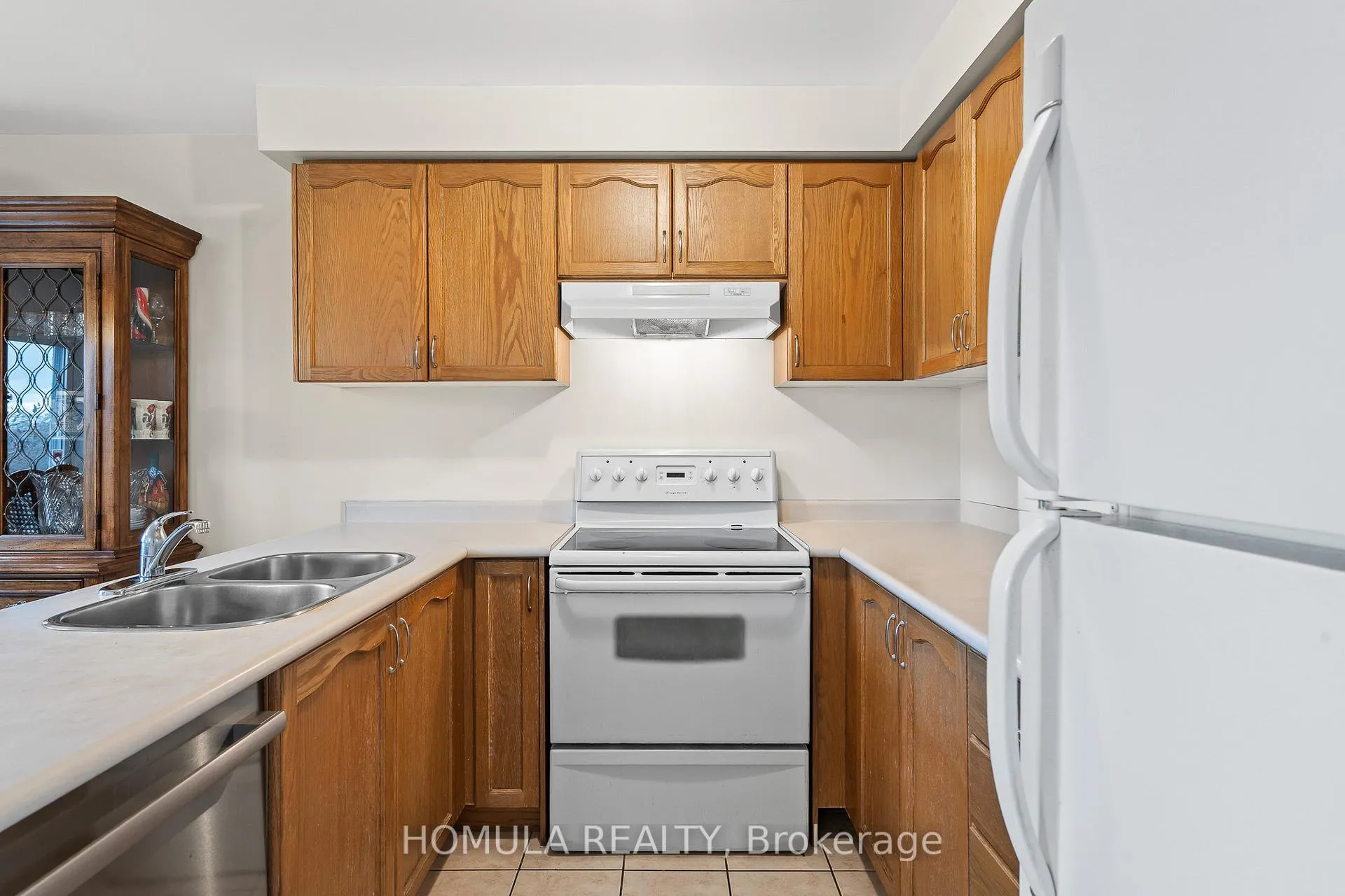 Photo 179 of 54 Queen Mary Drive, Brampton, Fletcher's Meadow — HOMEH
