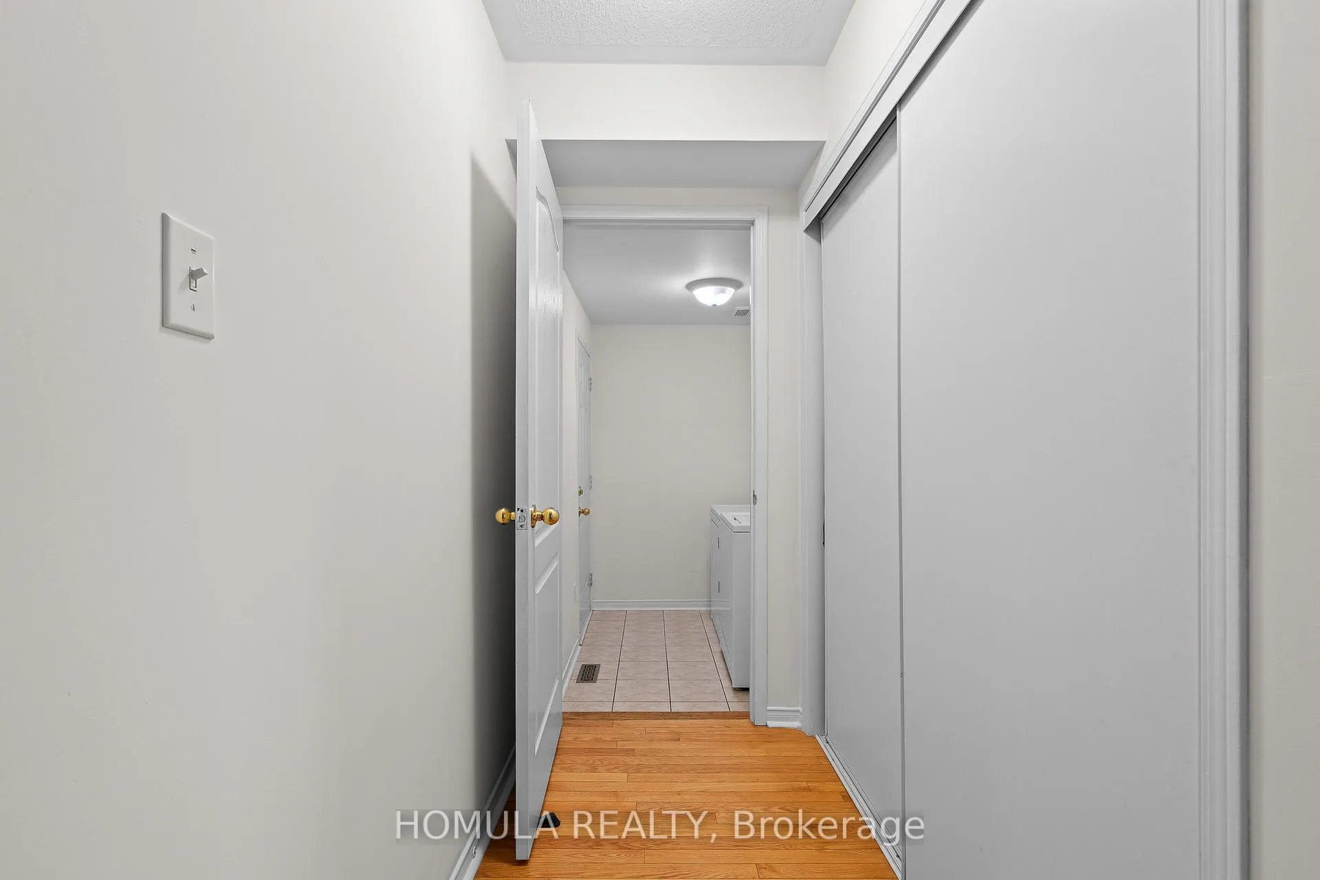Photo 535 of 54 Queen Mary Drive, Brampton, Fletcher's Meadow — HOMEH