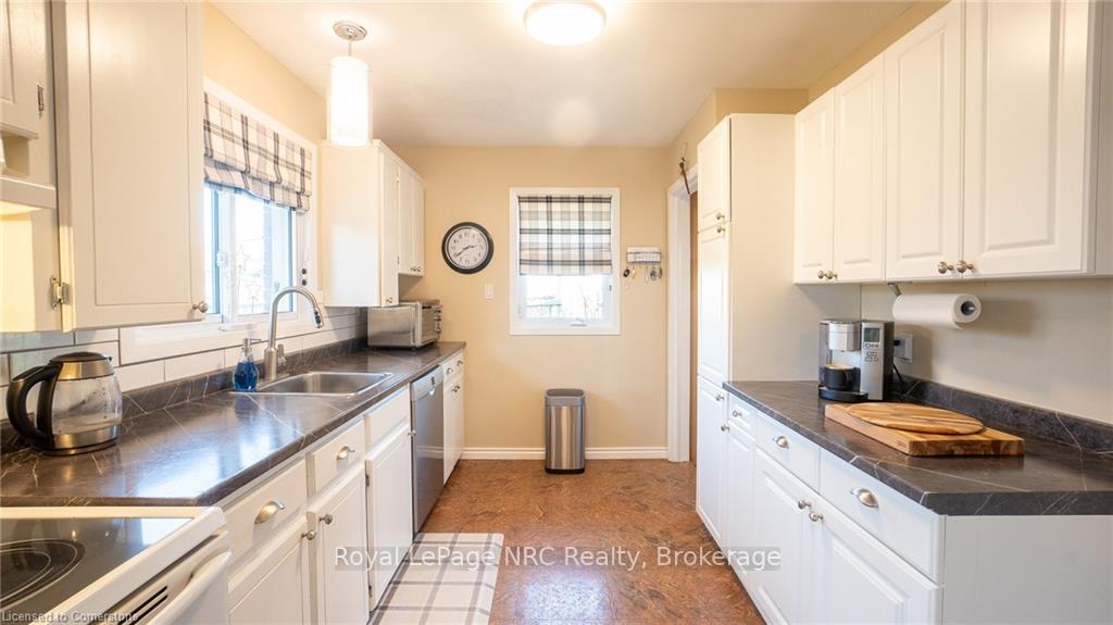 Photo 7 of 152 Copeland Street, Central Elgin, Belmont — HOMEH