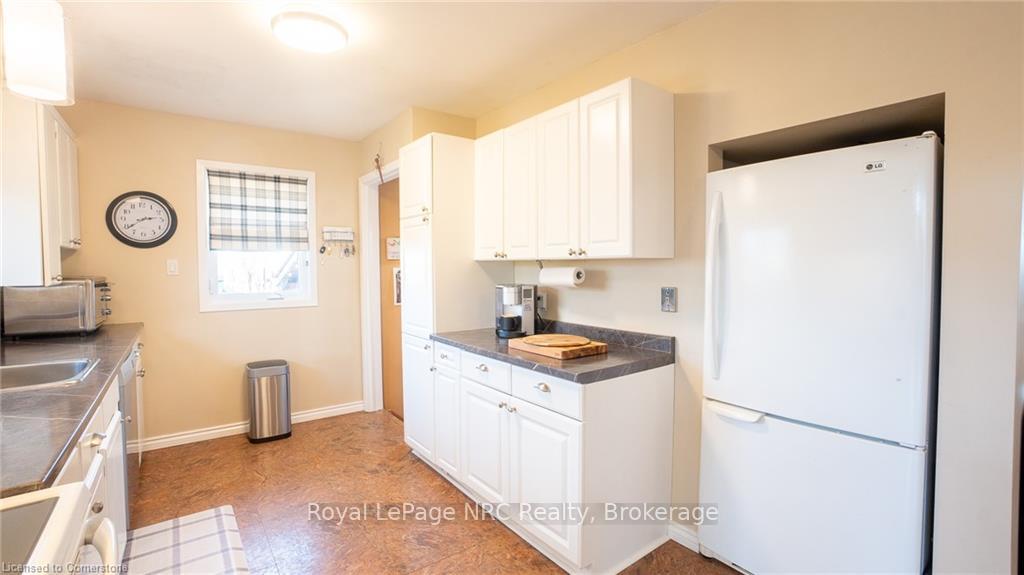 Photo 8 of 152 Copeland Street, Central Elgin, Belmont — HOMEH