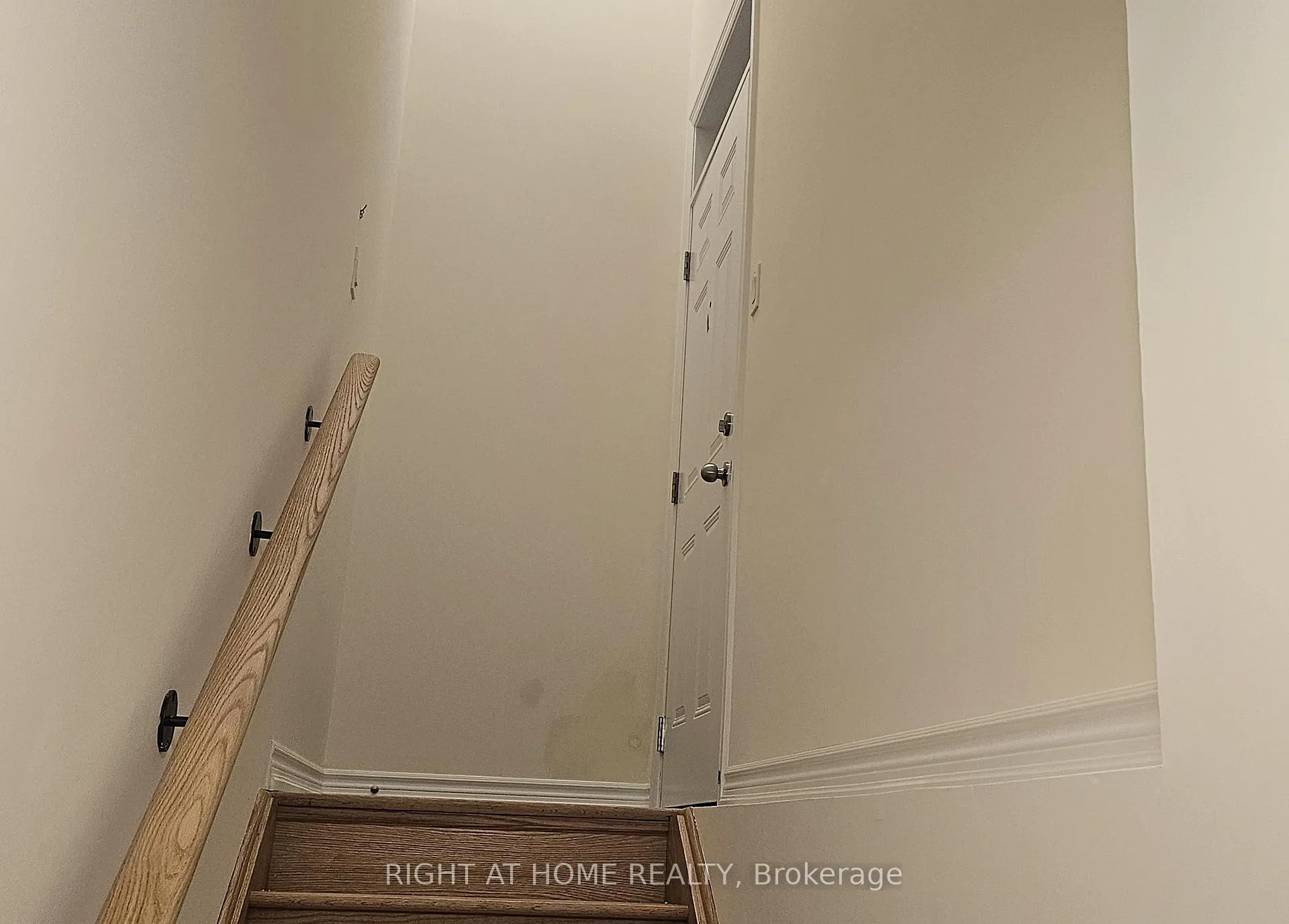 Photo 3 of Unit 1, 150 Terry Fox Drive, Barrie, Rural Barrie Southeast — HOMEH