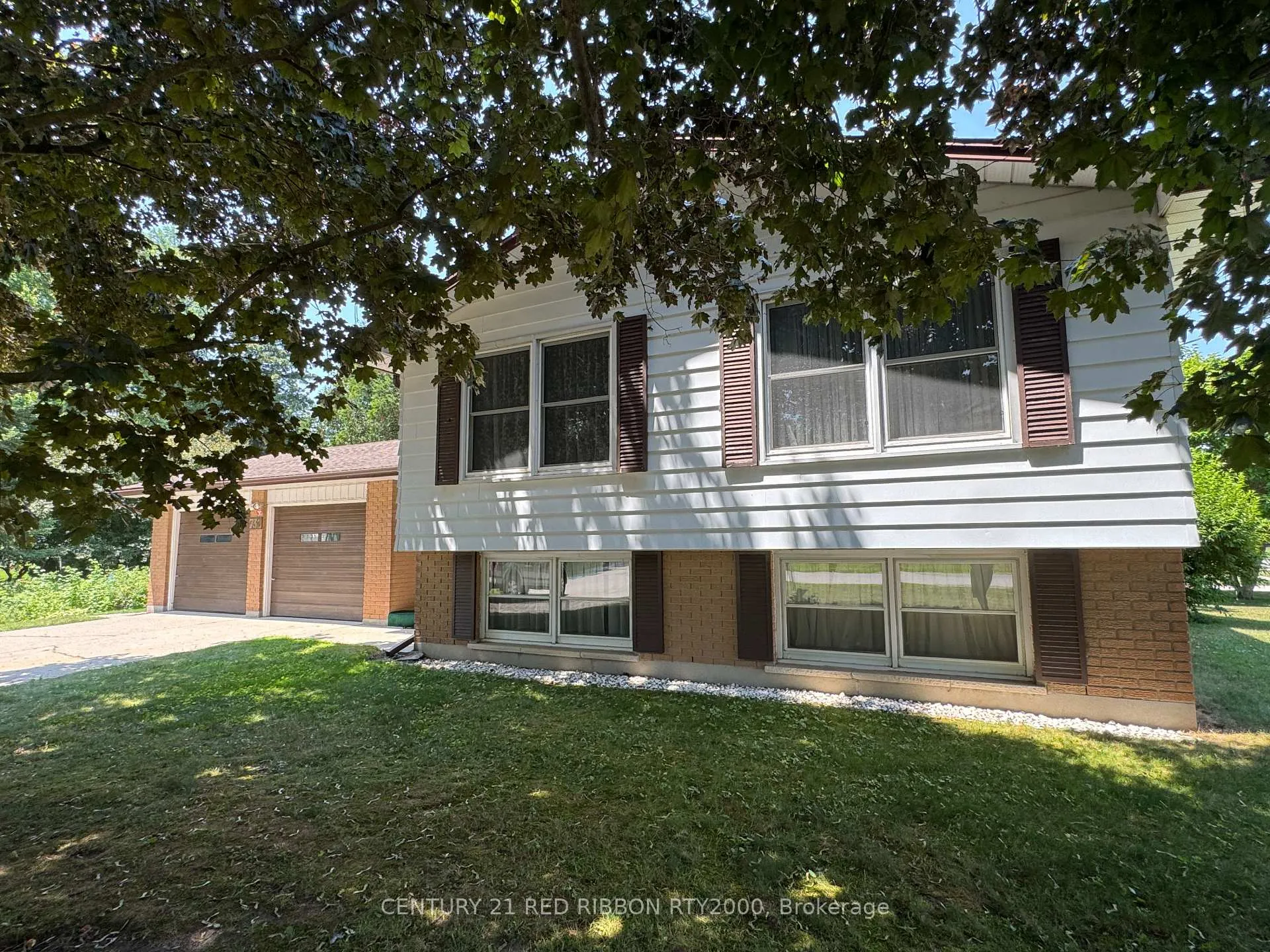 Photo 1 of 730 Glover Crescent, Strathroy-Caradoc, Mount Brydges — HOMEH