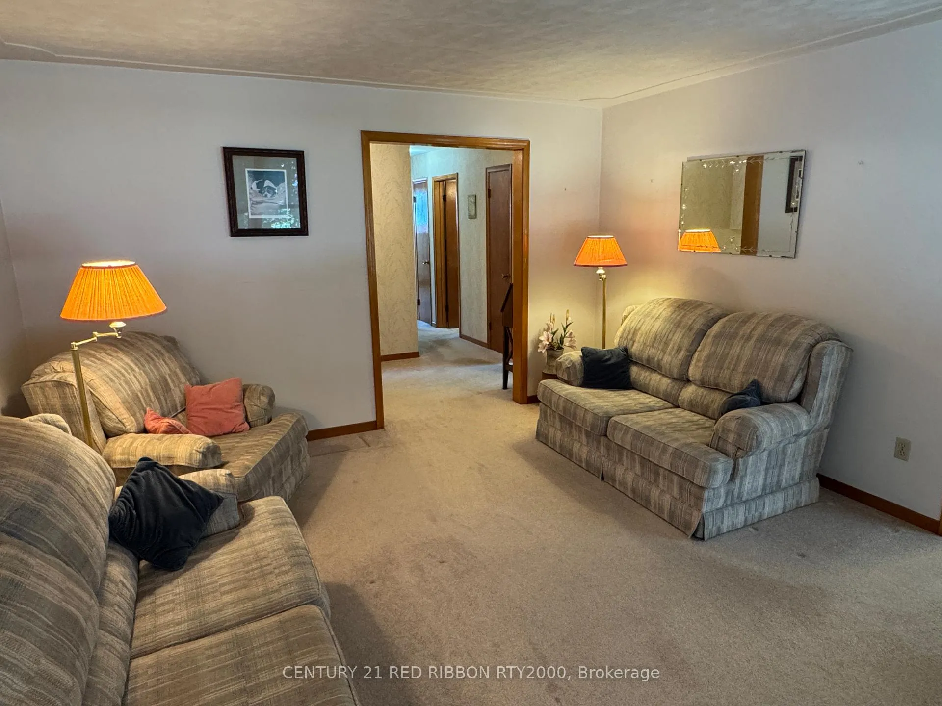 Photo 3 of 730 Glover Crescent, Strathroy-Caradoc, Mount Brydges — HOMEH