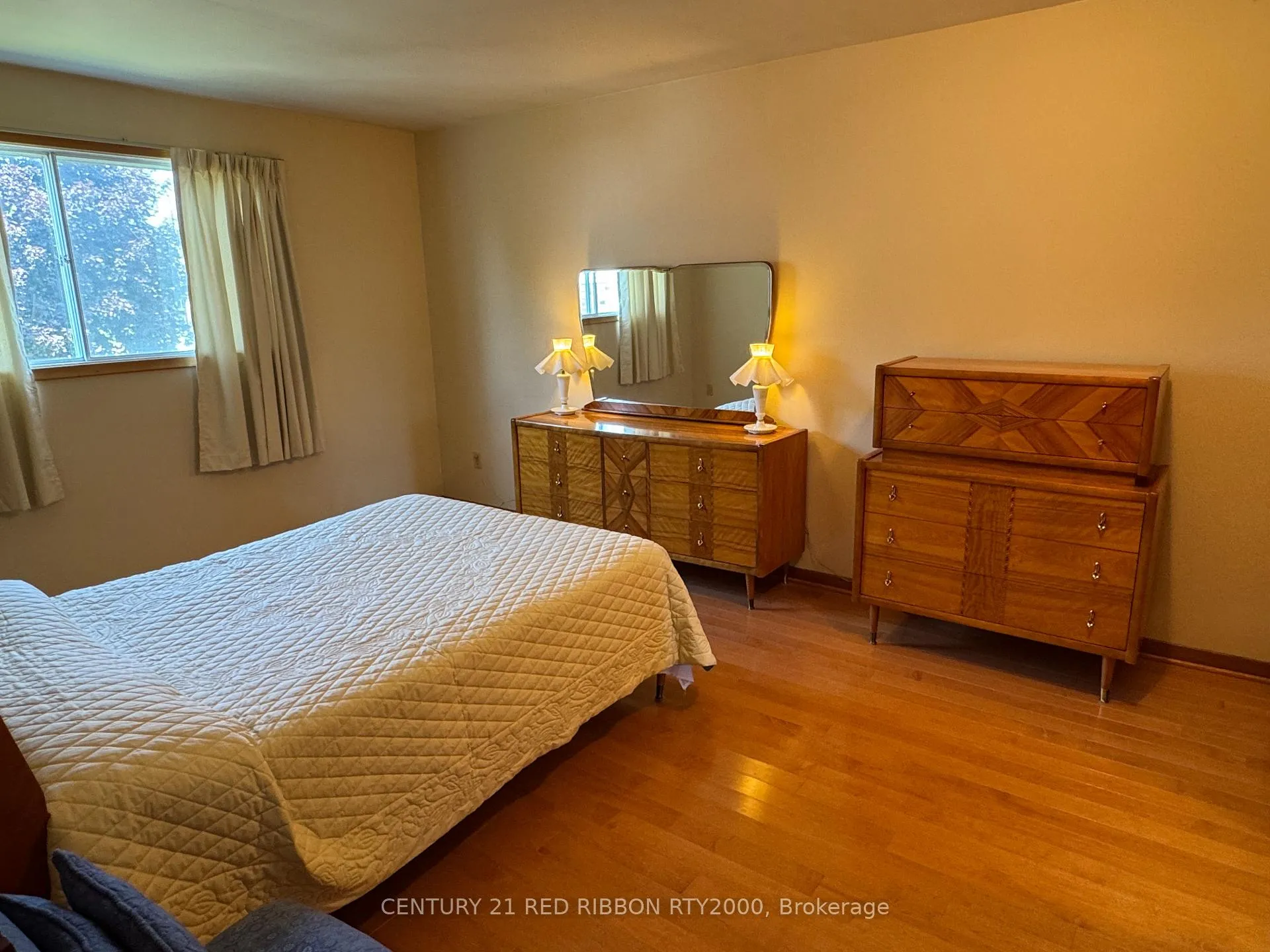 Photo 11 of 730 Glover Crescent, Strathroy-Caradoc, Mount Brydges — HOMEH