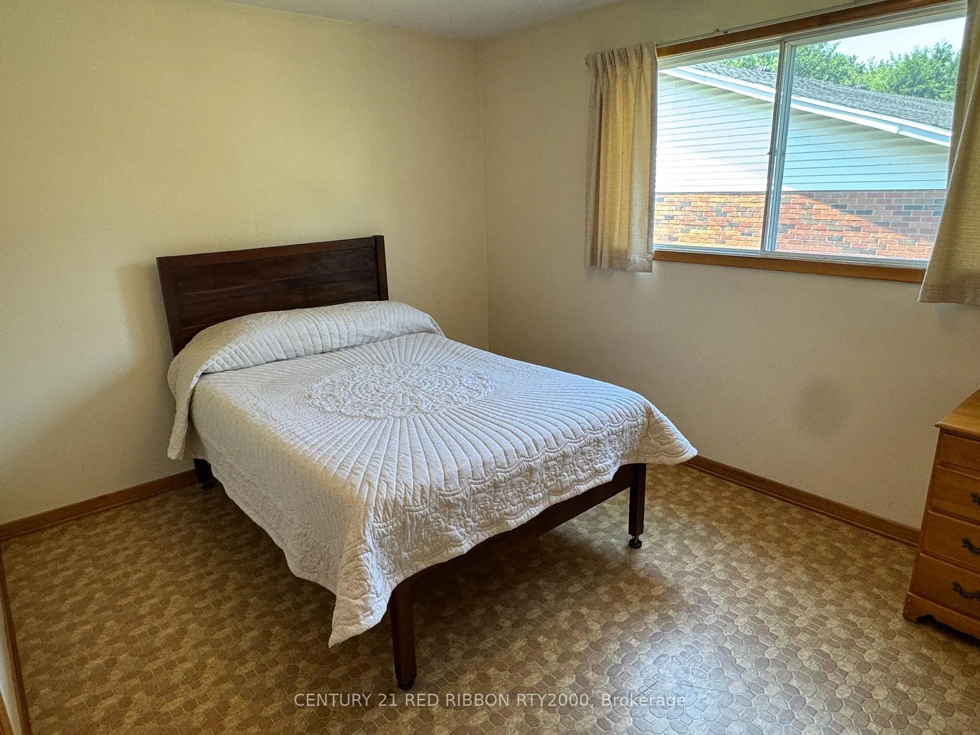Photo 14 of 730 Glover Crescent, Strathroy-Caradoc, Mount Brydges — HOMEH
