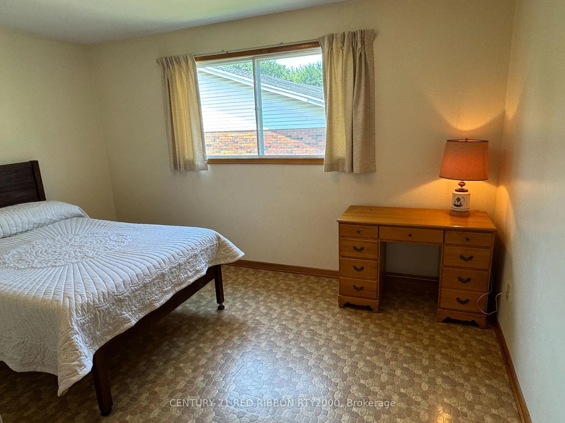 Photo 15 of 730 Glover Crescent, Strathroy-Caradoc, Mount Brydges — HOMEH