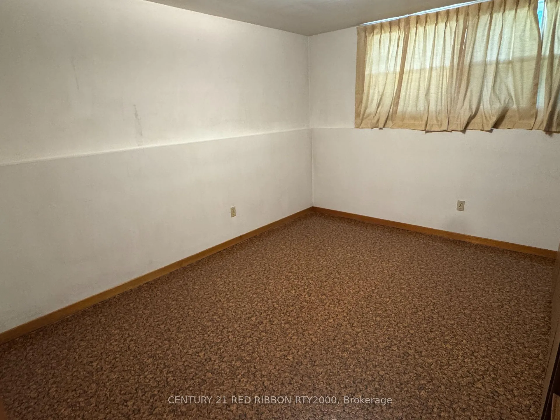 Photo 22 of 730 Glover Crescent, Strathroy-Caradoc, Mount Brydges — HOMEH