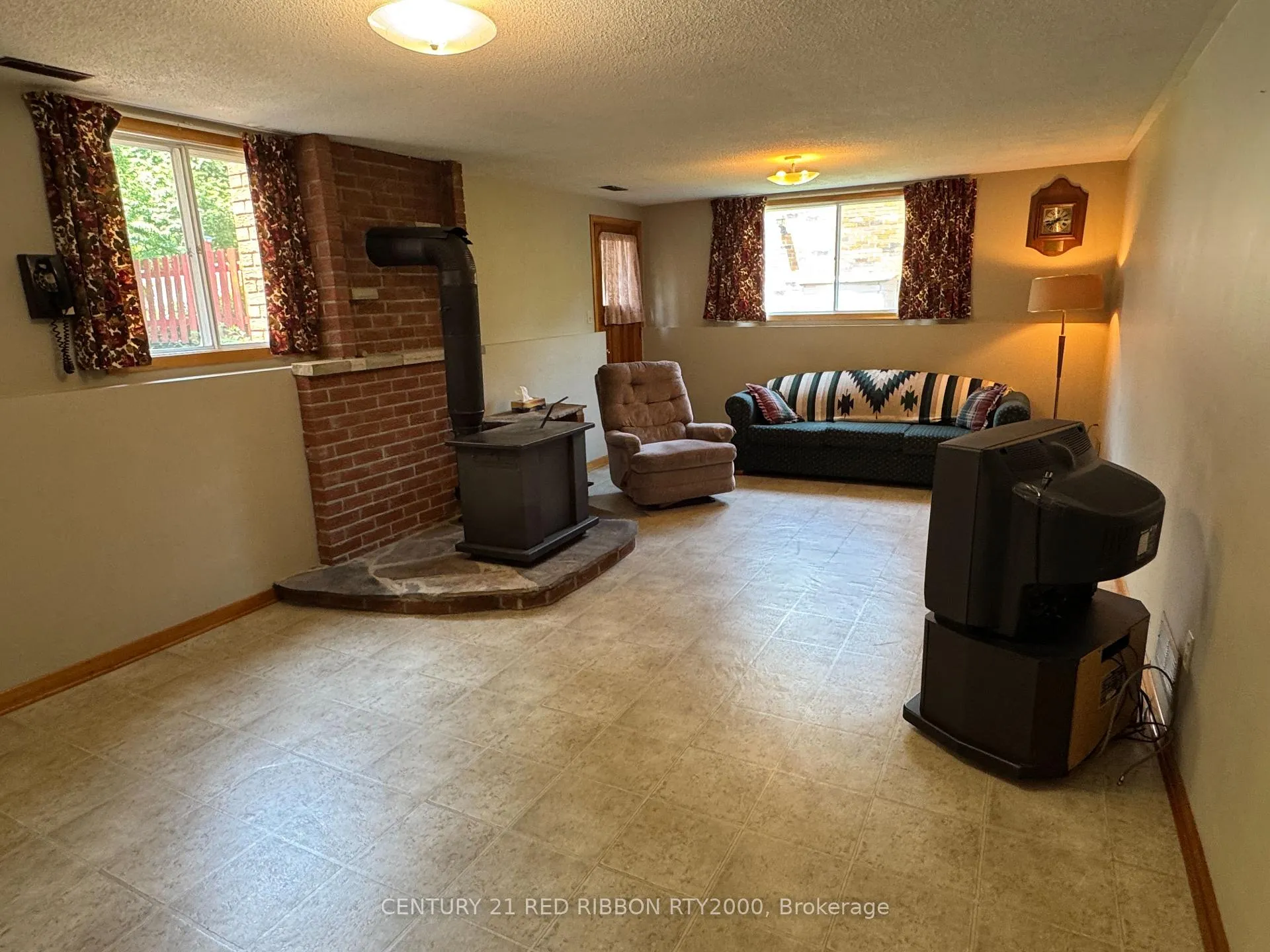 Photo 25 of 730 Glover Crescent, Strathroy-Caradoc, Mount Brydges — HOMEH