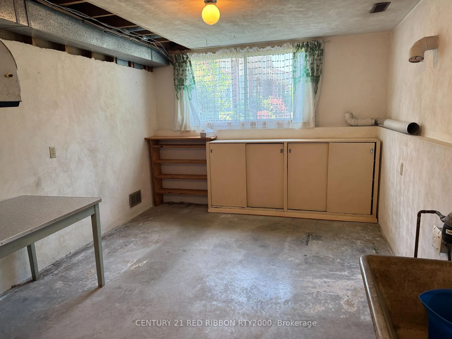Photo 28 of 730 Glover Crescent, Strathroy-Caradoc, Mount Brydges — HOMEH