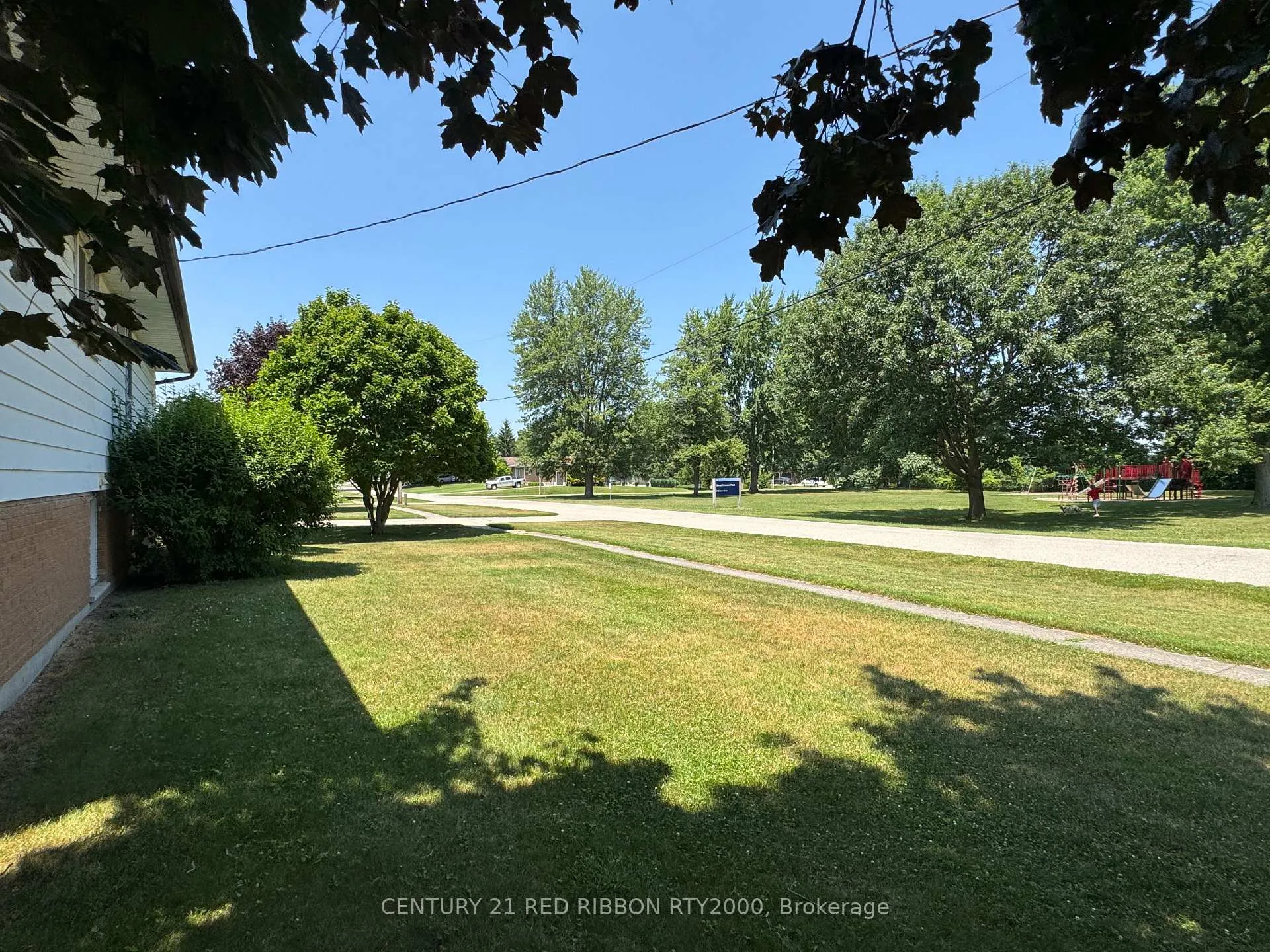Photo 29 of 730 Glover Crescent, Strathroy-Caradoc, Mount Brydges — HOMEH