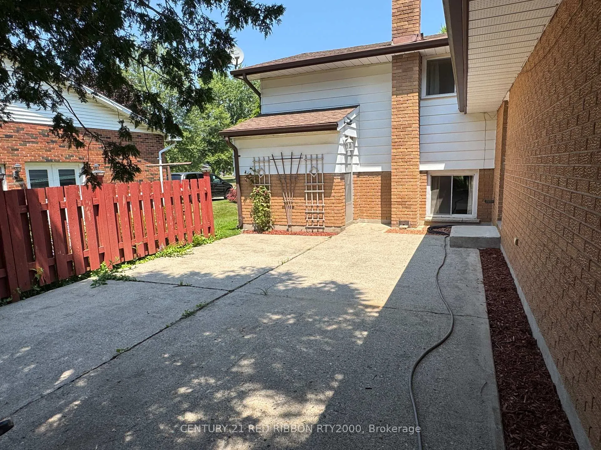 Photo 32 of 730 Glover Crescent, Strathroy-Caradoc, Mount Brydges — HOMEH
