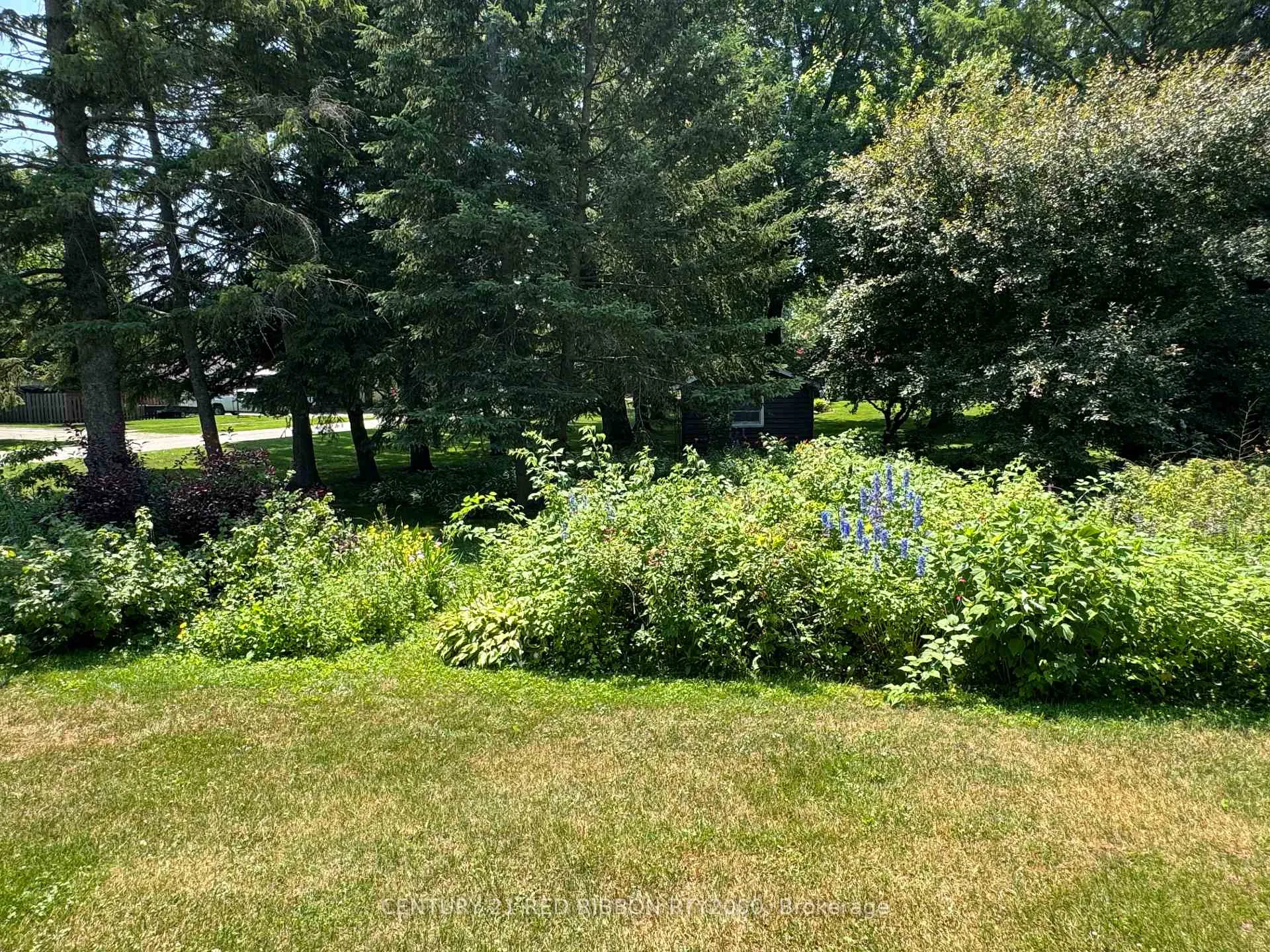 Photo 33 of 730 Glover Crescent, Strathroy-Caradoc, Mount Brydges — HOMEH