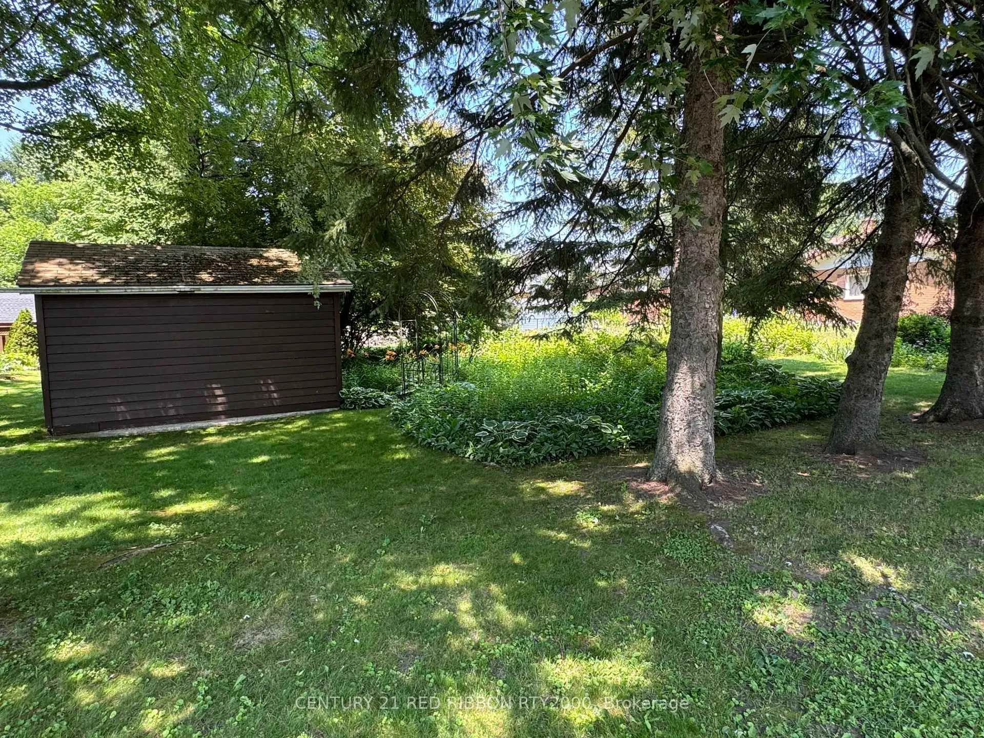 Photo 37 of 730 Glover Crescent, Strathroy-Caradoc, Mount Brydges — HOMEH