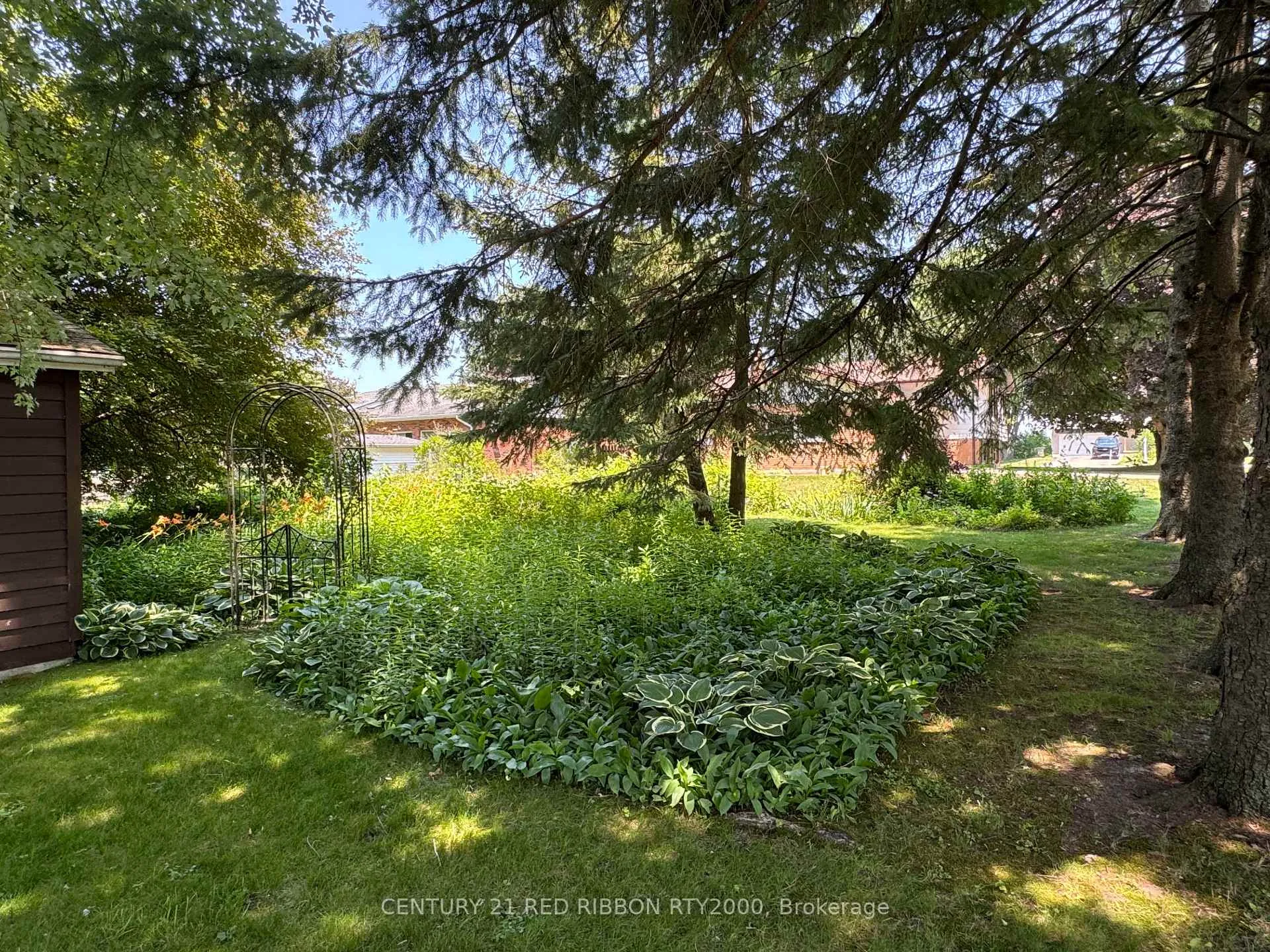 Photo 39 of 730 Glover Crescent, Strathroy-Caradoc, Mount Brydges — HOMEH