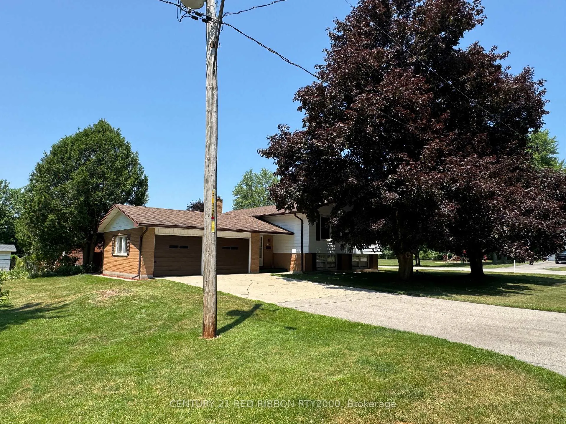 Photo 41 of 730 Glover Crescent, Strathroy-Caradoc, Mount Brydges — HOMEH
