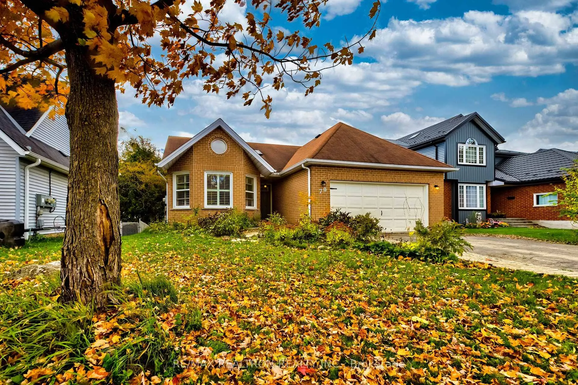 Front of 70 Pinnacle Crescent
