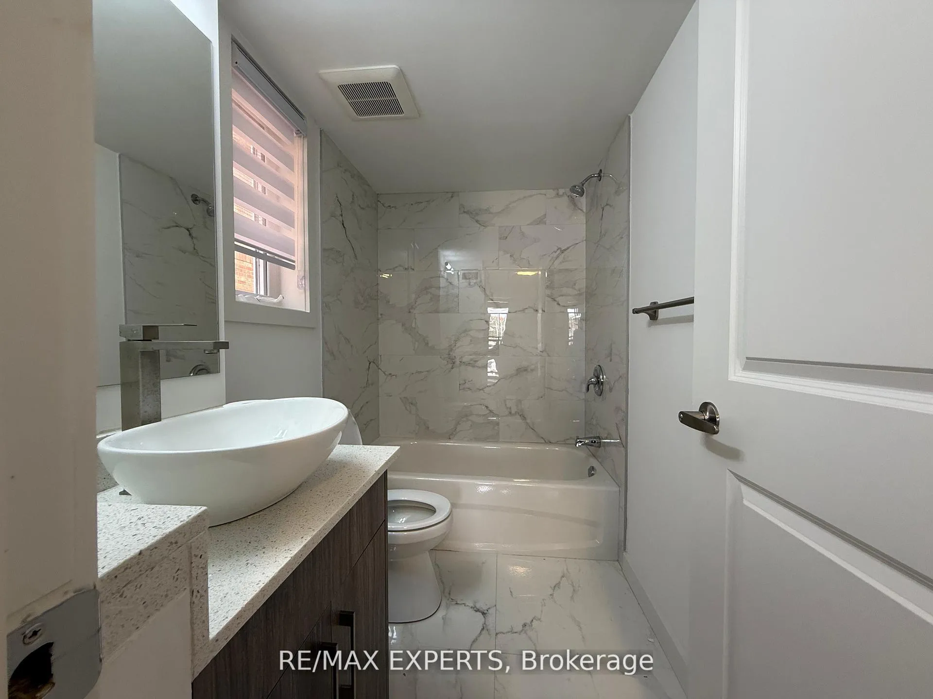 Photo 5 of Unit 204, 45 Connaught Avenue, Toronto, Greenwood-Coxwell — HOMEH