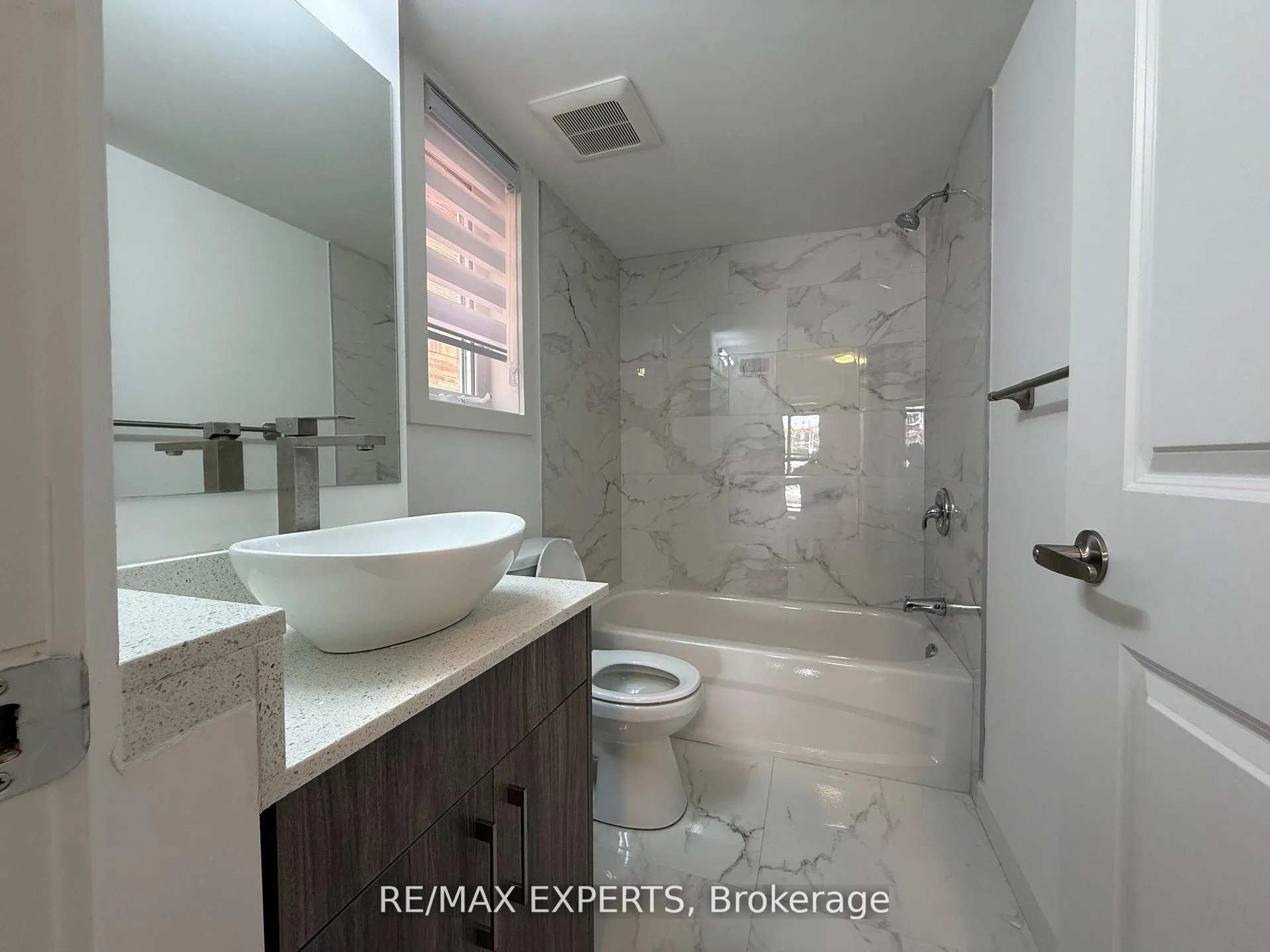 Photo 6 of Unit 204, 45 Connaught Avenue, Toronto, Greenwood-Coxwell — HOMEH