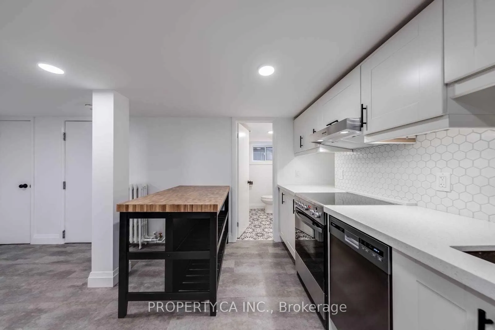 Photo 2 of Unit Lower, 1061 Logan Avenue, Toronto, Broadview North — HOMEH