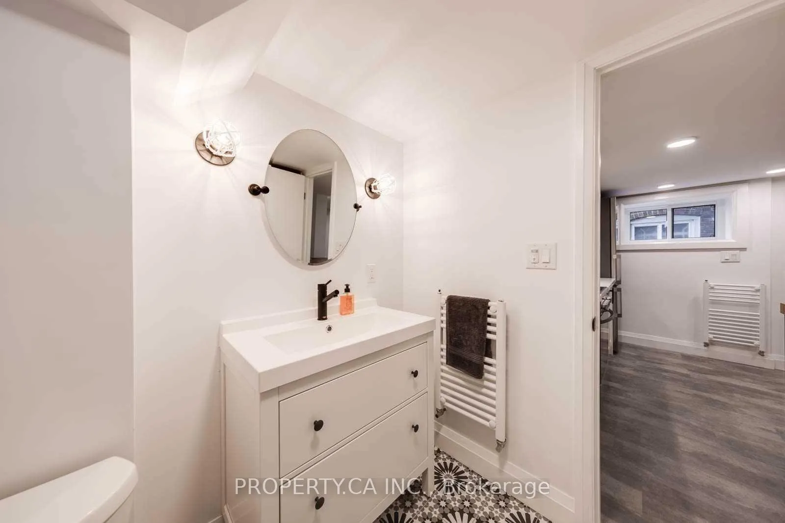 Photo 13 of Unit Lower, 1061 Logan Avenue, Toronto, Broadview North — HOMEH