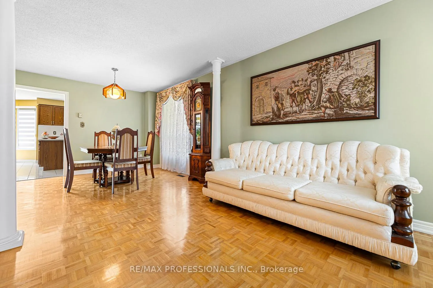 Photo 6 of 11 Riverwood Terrace, Caledon, Bolton East — HOMEH