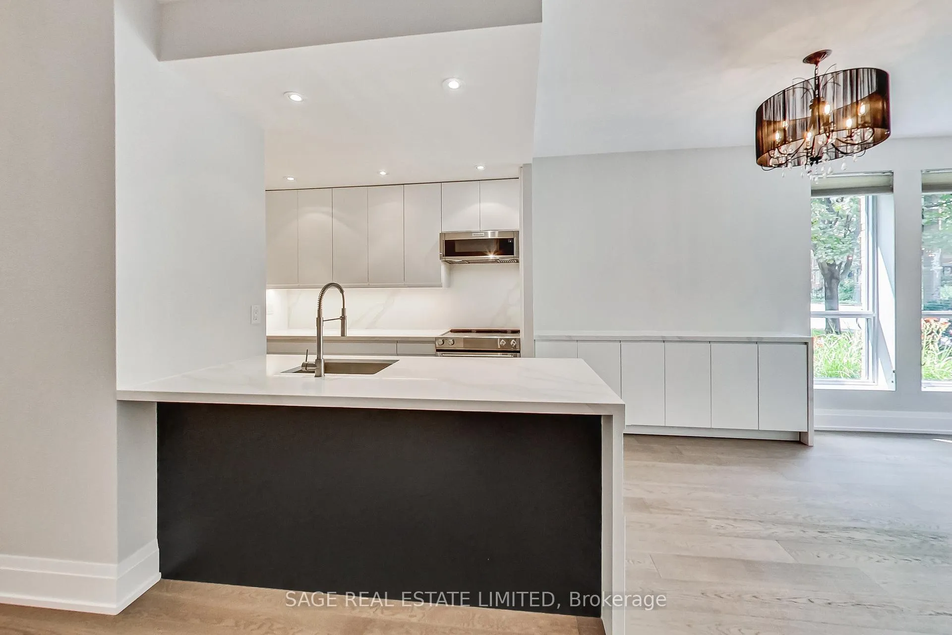 Photo 9 of Unit TH 13, 25 Soho Street, Toronto, Kensington-Chinatown — HOMEH
