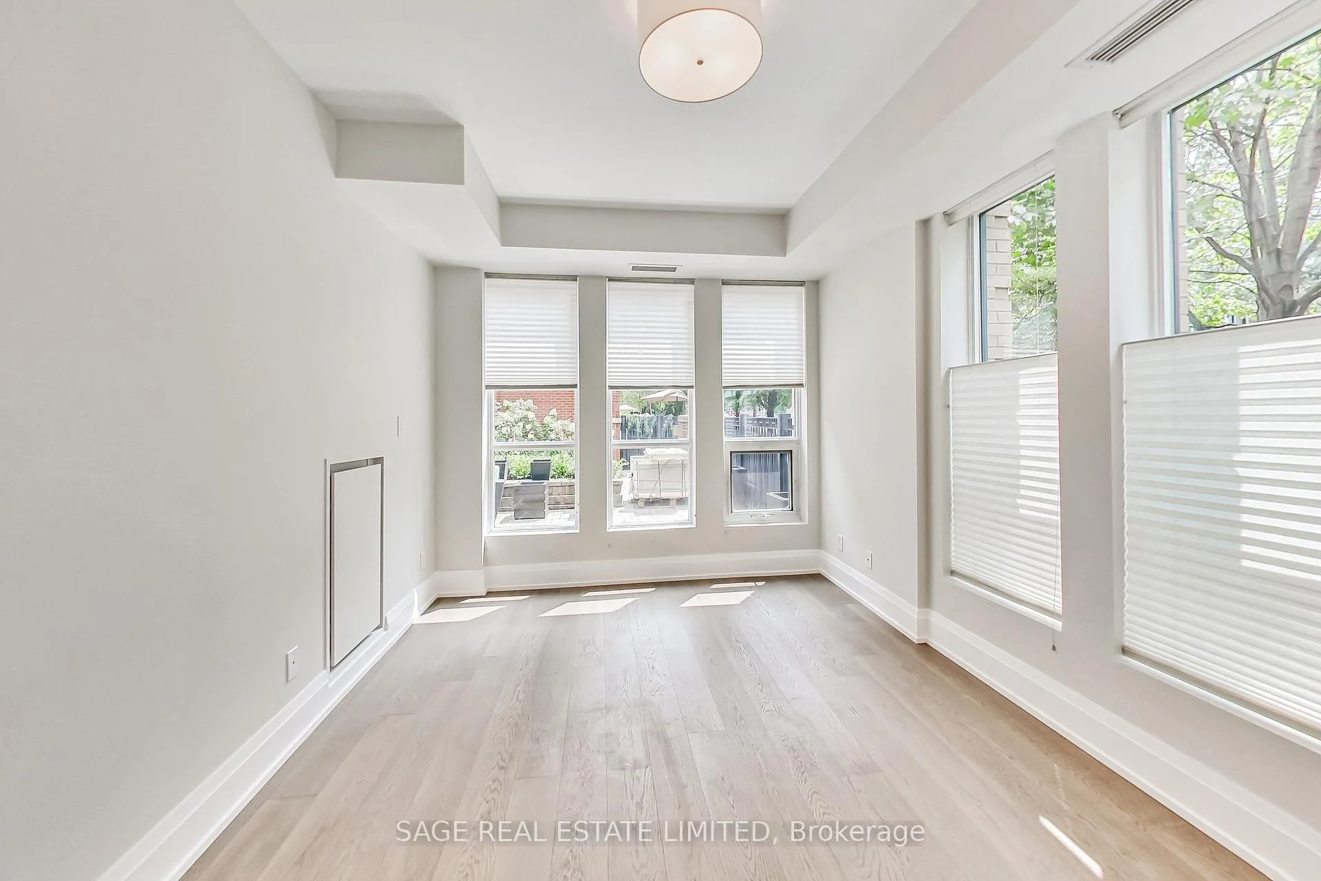 Photo 10 of Unit TH 13, 25 Soho Street, Toronto, Kensington-Chinatown — HOMEH