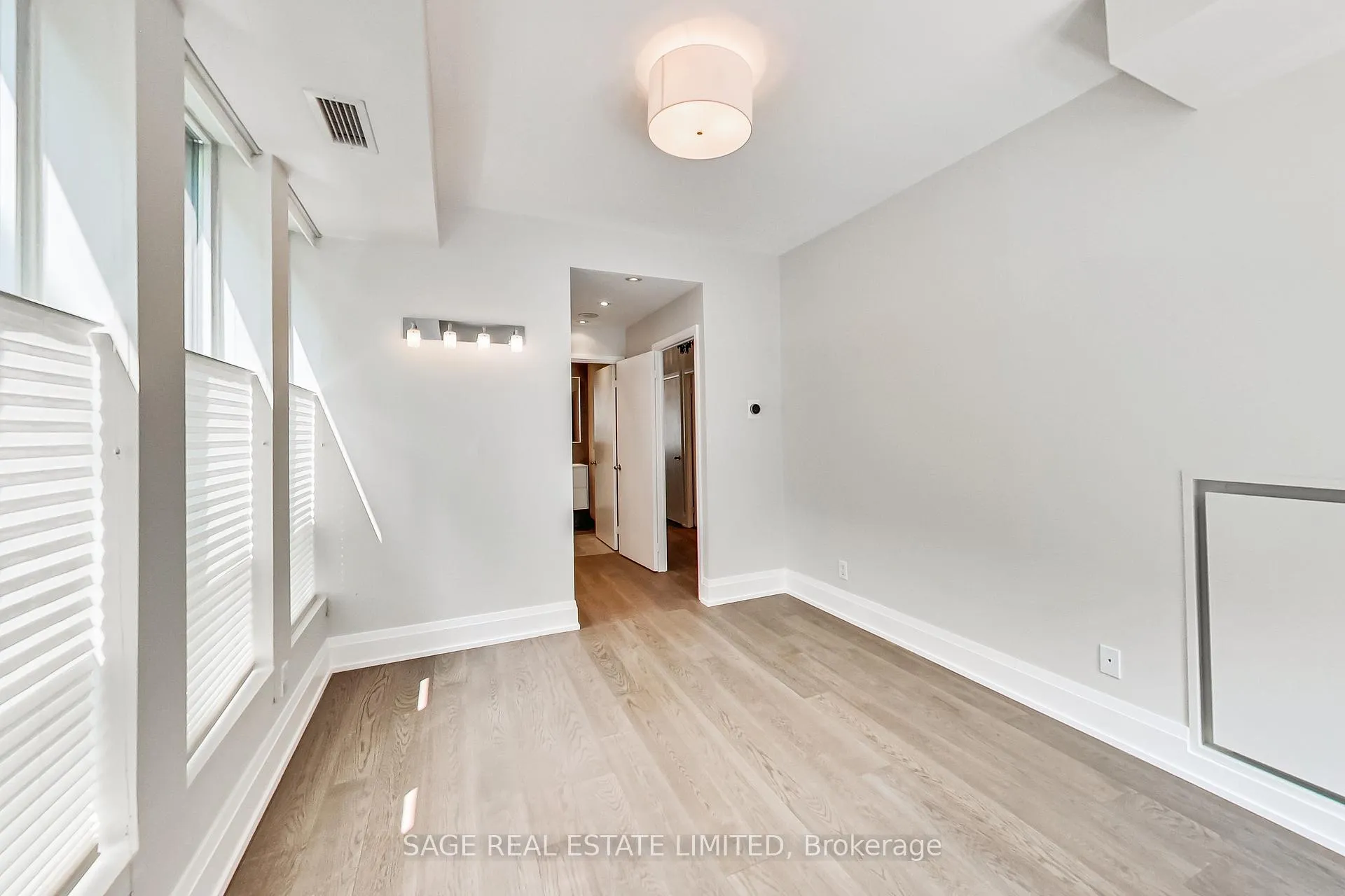 Photo 11 of Unit TH 13, 25 Soho Street, Toronto, Kensington-Chinatown — HOMEH