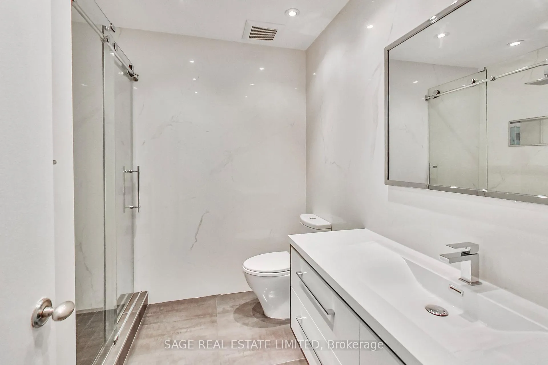 Photo 13 of Unit TH 13, 25 Soho Street, Toronto, Kensington-Chinatown — HOMEH
