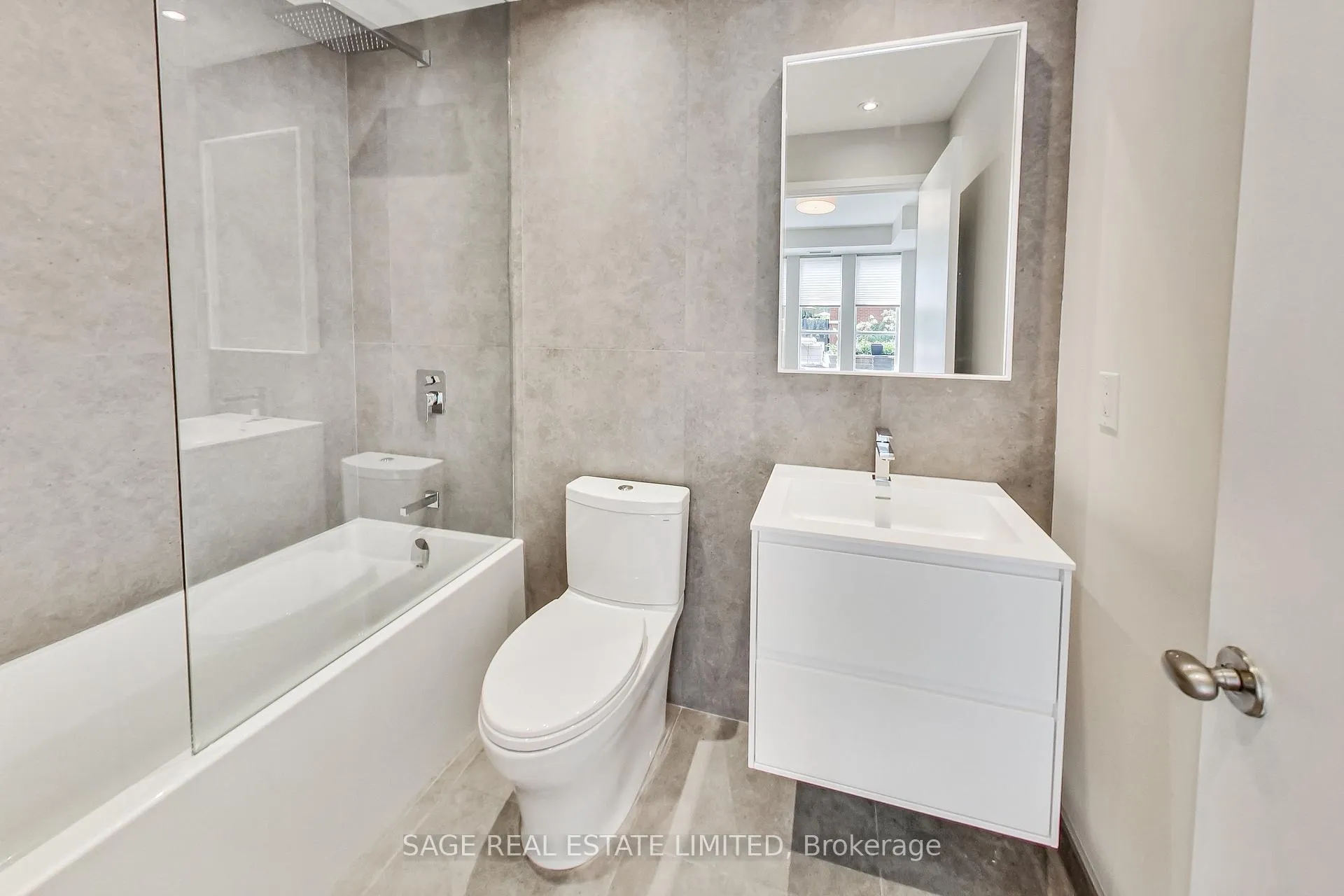 Photo 16 of Unit TH 13, 25 Soho Street, Toronto, Kensington-Chinatown — HOMEH
