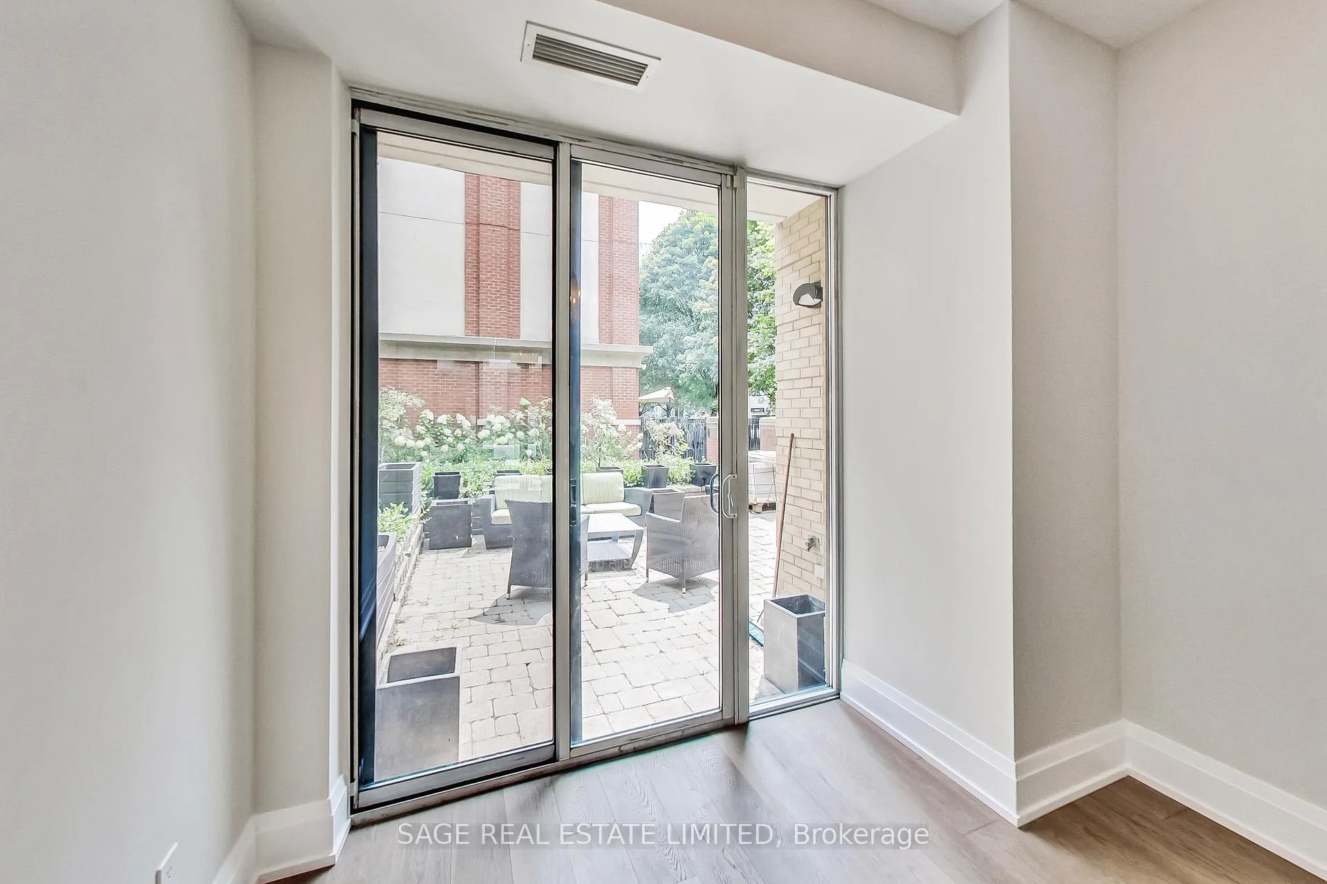 Photo 17 of Unit TH 13, 25 Soho Street, Toronto, Kensington-Chinatown — HOMEH