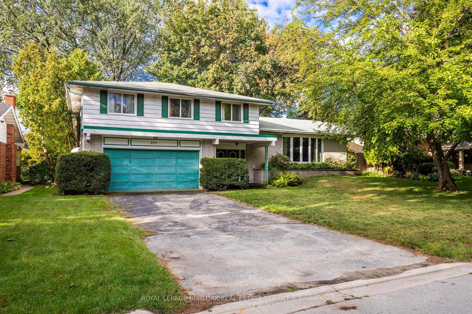 Photo 1 of 264 Camelot Drive, Burlington, Shoreacres — HOMEH