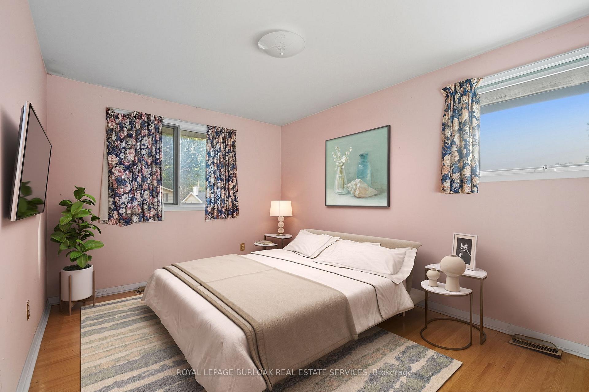 Photo 19 of 264 Camelot Drive, Burlington, Shoreacres — HOMEH