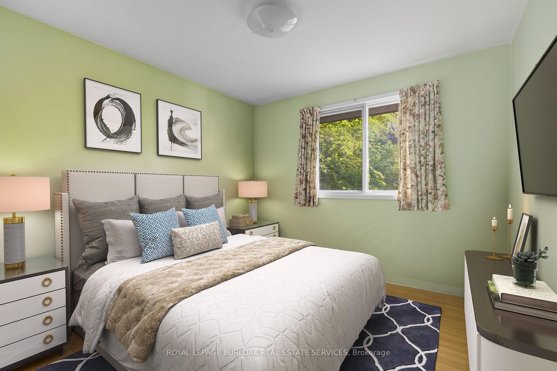 Photo 23 of 264 Camelot Drive, Burlington, Shoreacres — HOMEH