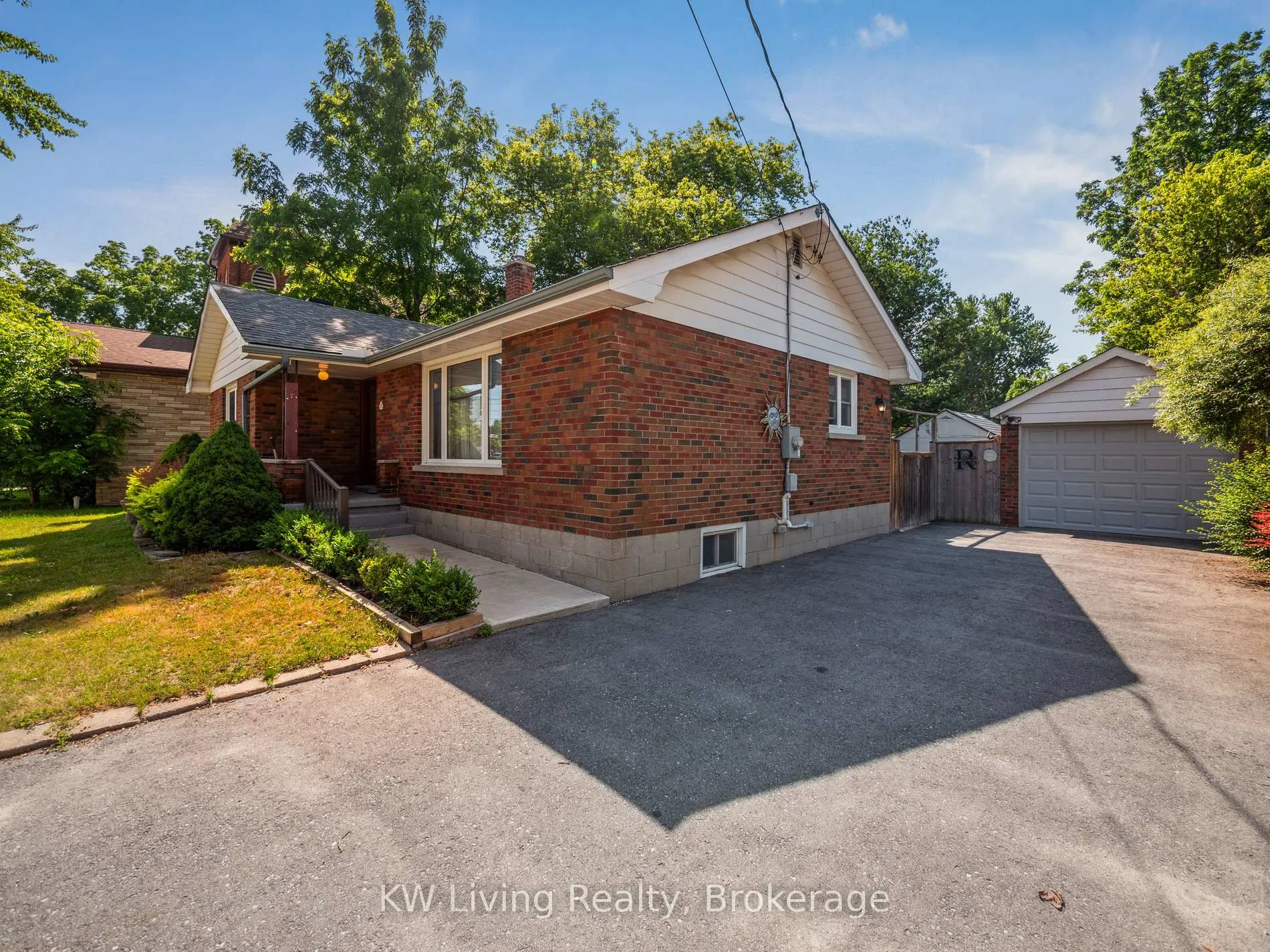 Photo 4 of 23 Wellington Street E, New Tecumseth, Alliston — HOMEH
