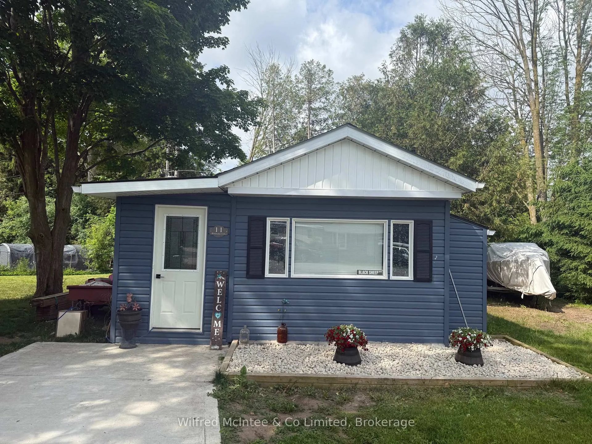Front of 11 Bluejay Court