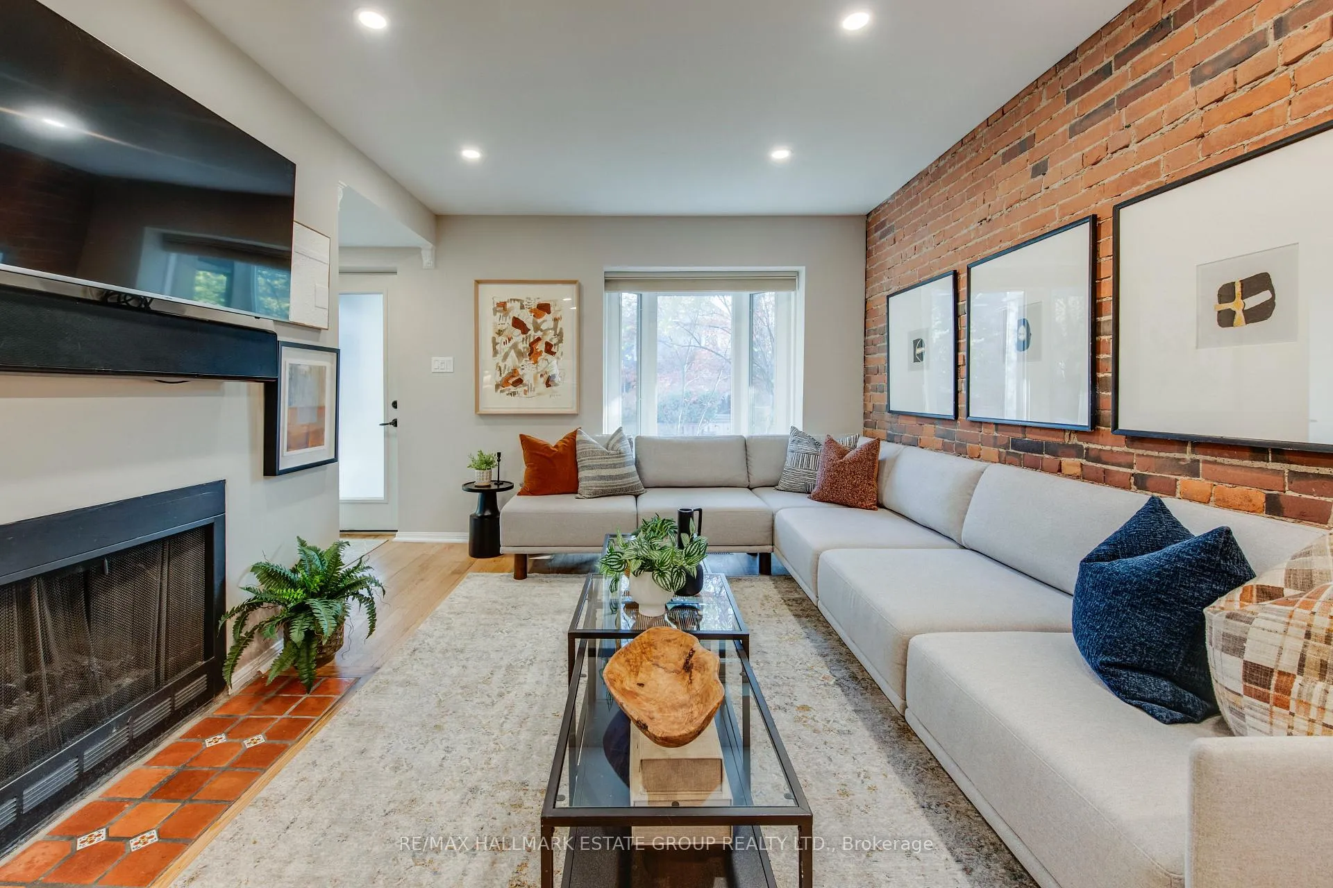 Photo 6 of 16 Brighton Avenue, Toronto, South Riverdale — HOMEH