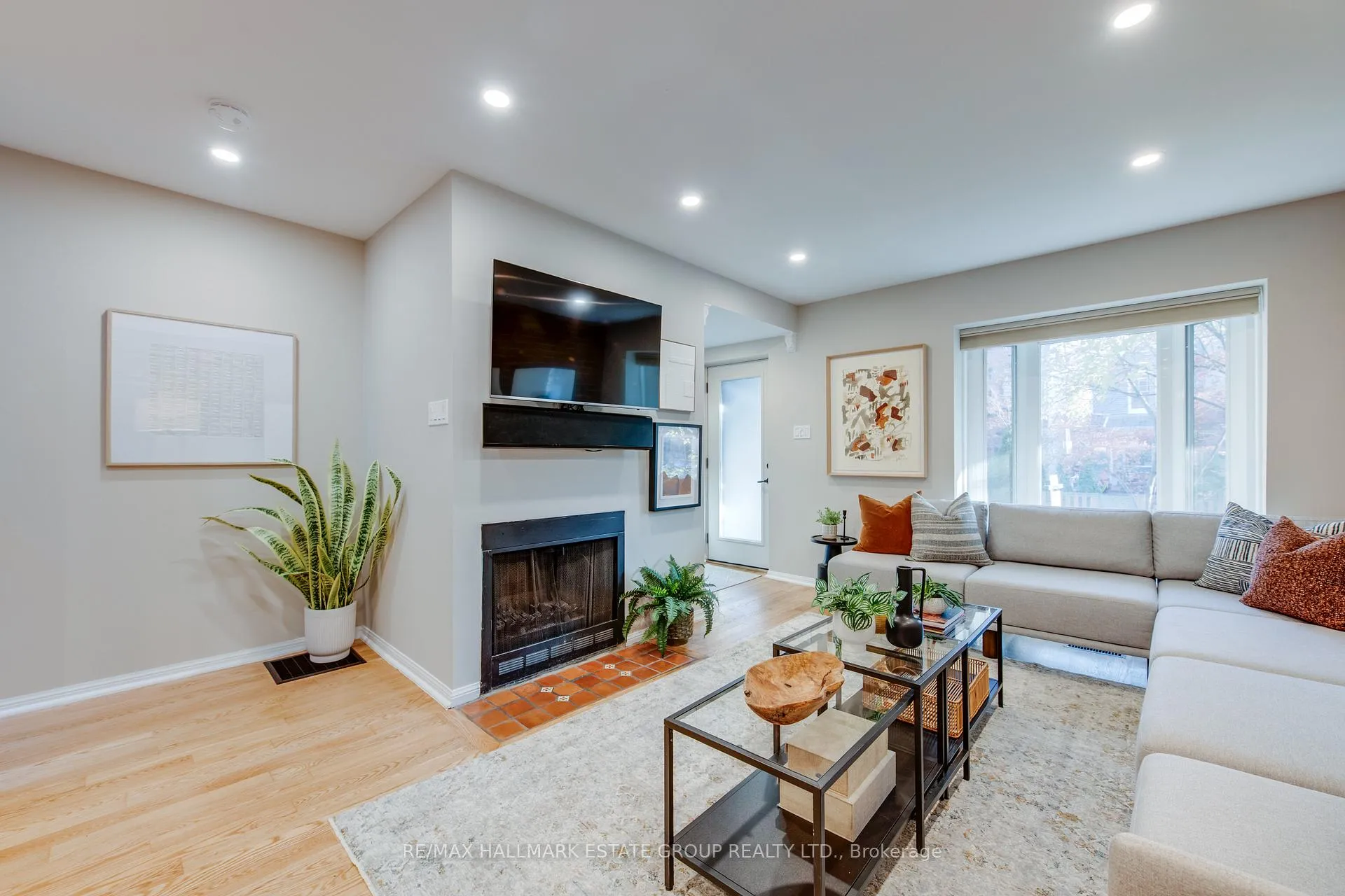 Photo 7 of 16 Brighton Avenue, Toronto, South Riverdale — HOMEH